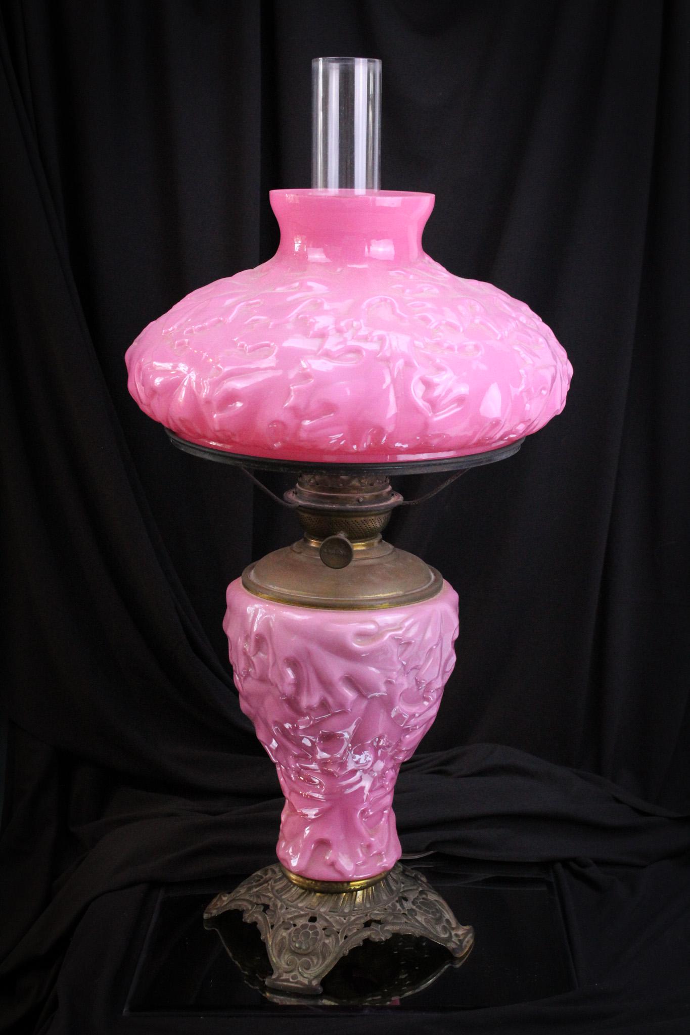 Victorian Consolidated Pink Cased Oak Leaf Parlor Oil Lamp (1 of 13)