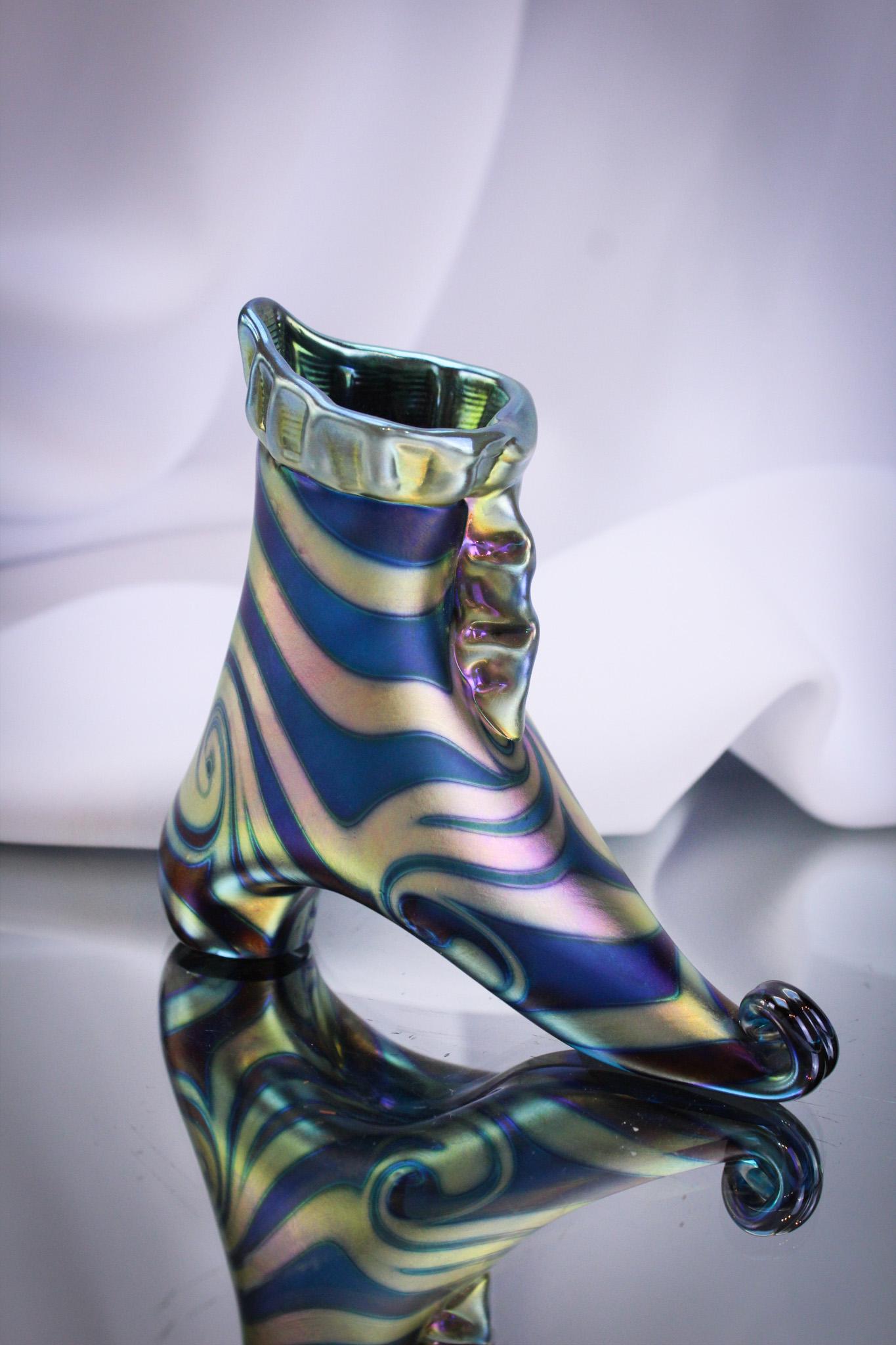 Lotton Art Glass Dated 2004 Curled Shoe: Whimsical Lotton art glass dated 2004 curled toe boot whimsy. Look at the color of this piece. AMAZING! It measures 4 1/4" tall.