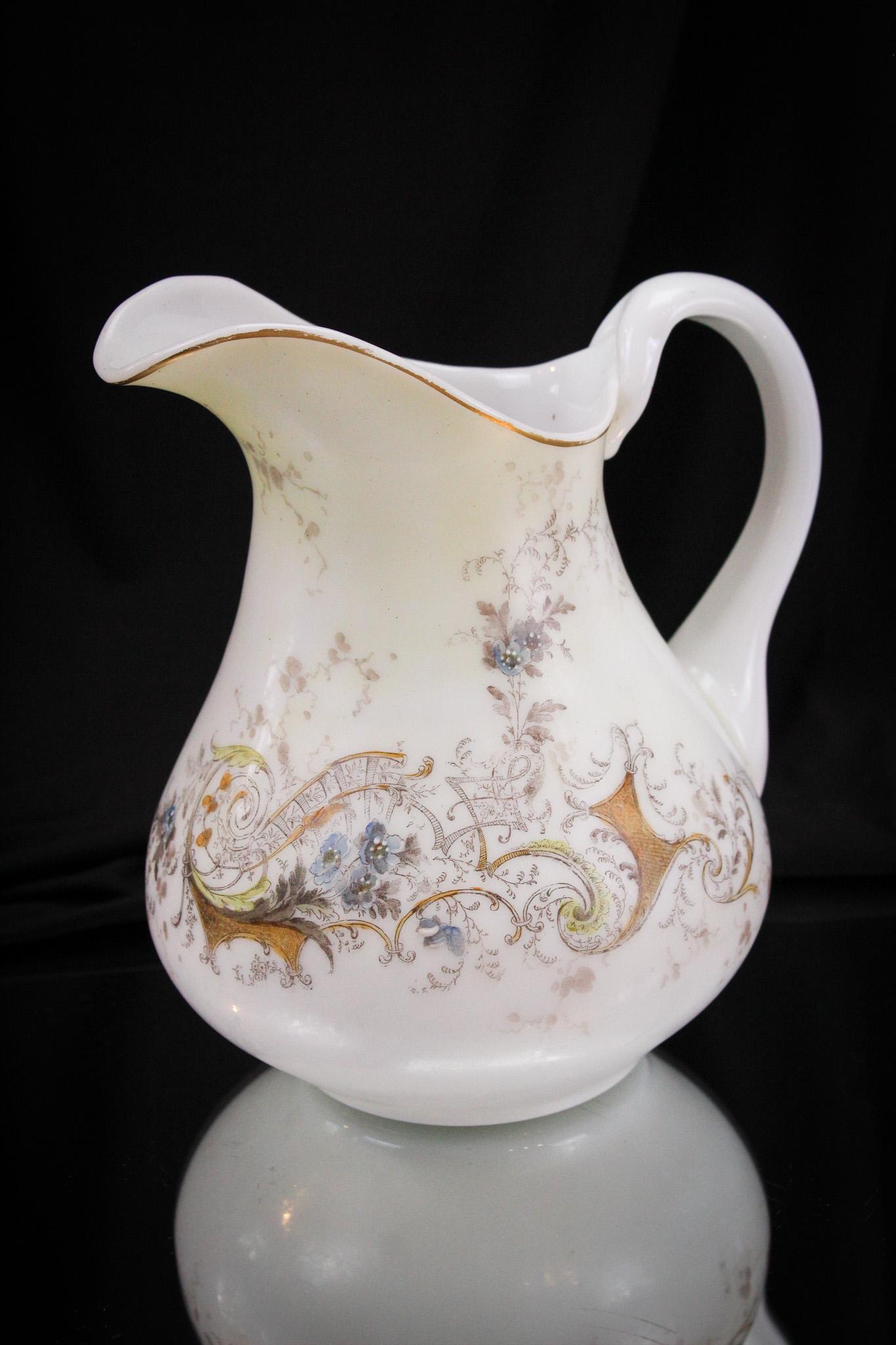 Rare Wavecrest Water Pitcher (1 of 5)