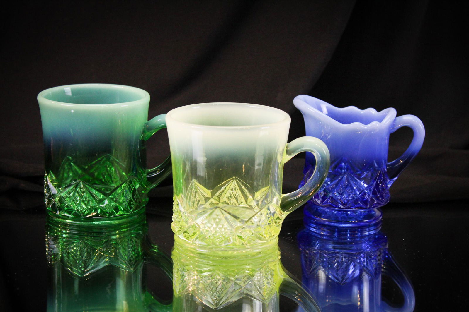 3 pc Lot Diamond Spearhead  Opalescent Glass (1 of 7)