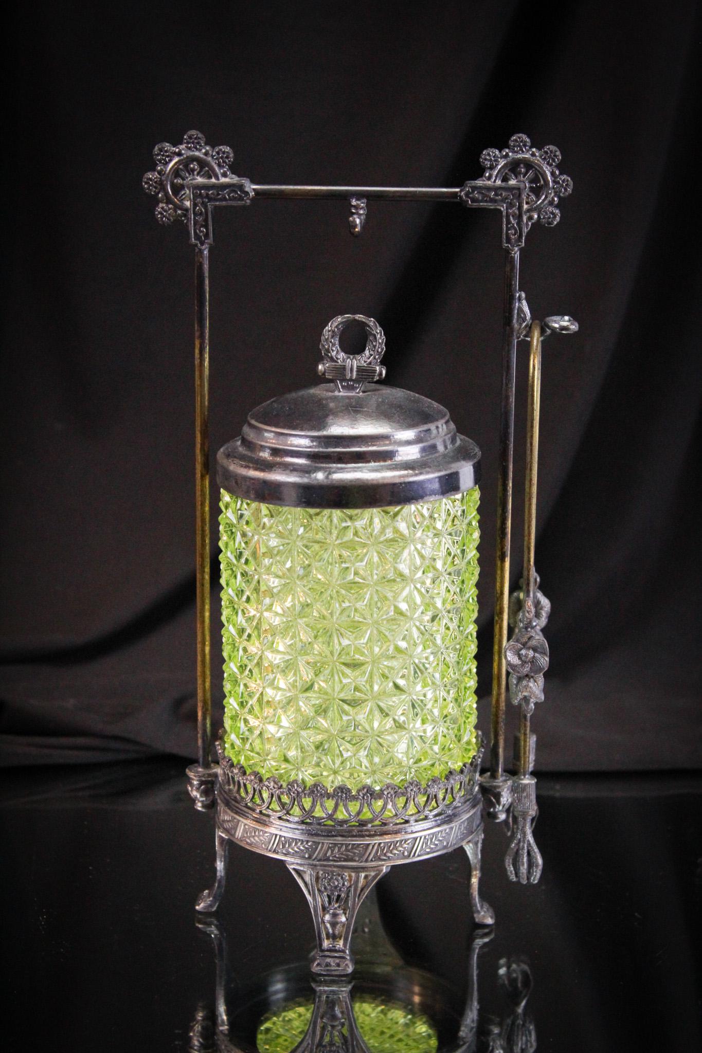 Vaseline Daisy & Button Silverplate Victorian Pickle Castor (1 of 8)