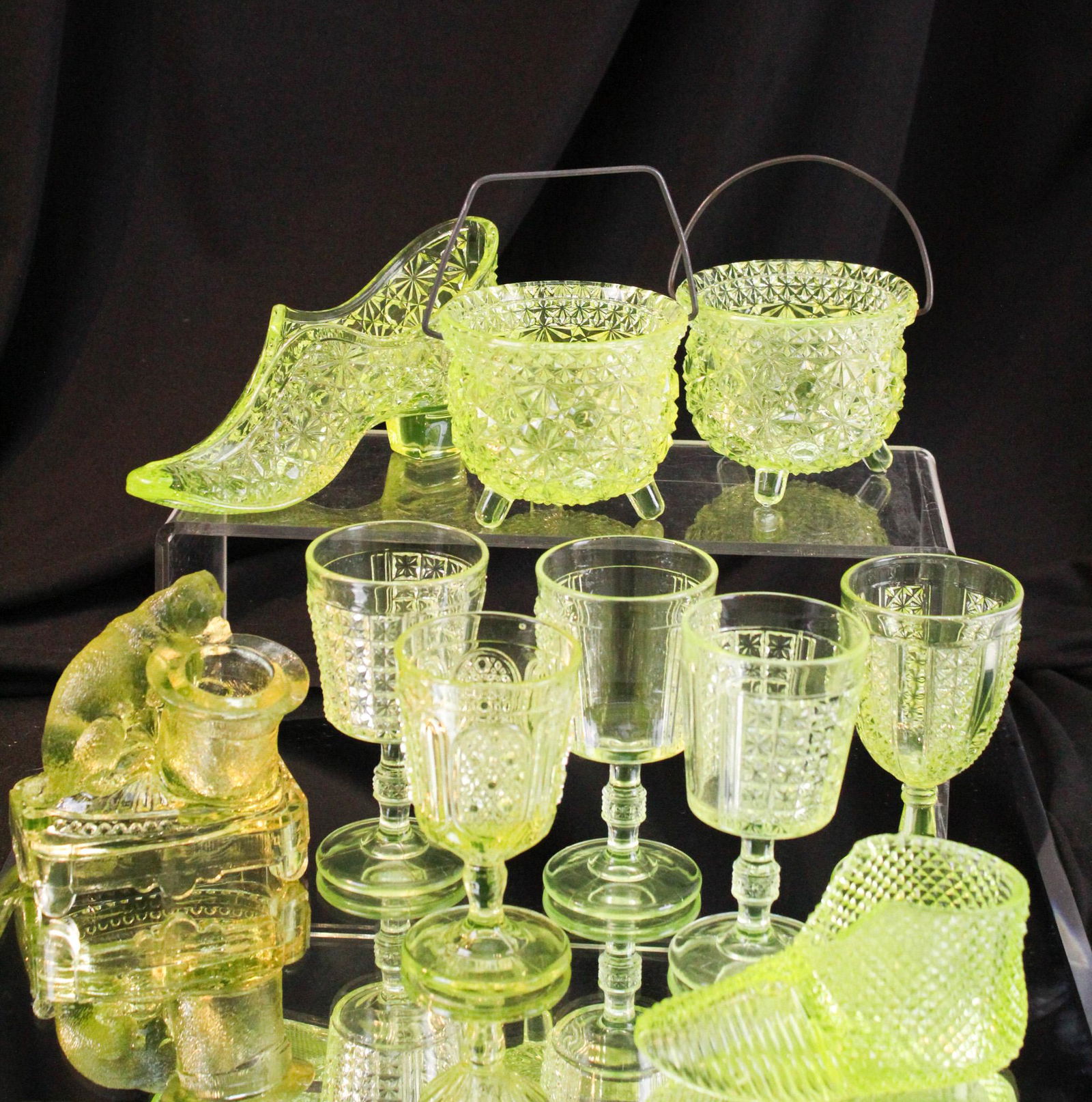 Mega Mega Magnum Auctions 10 pc Lot of Vaseline Glass (1 of 12)