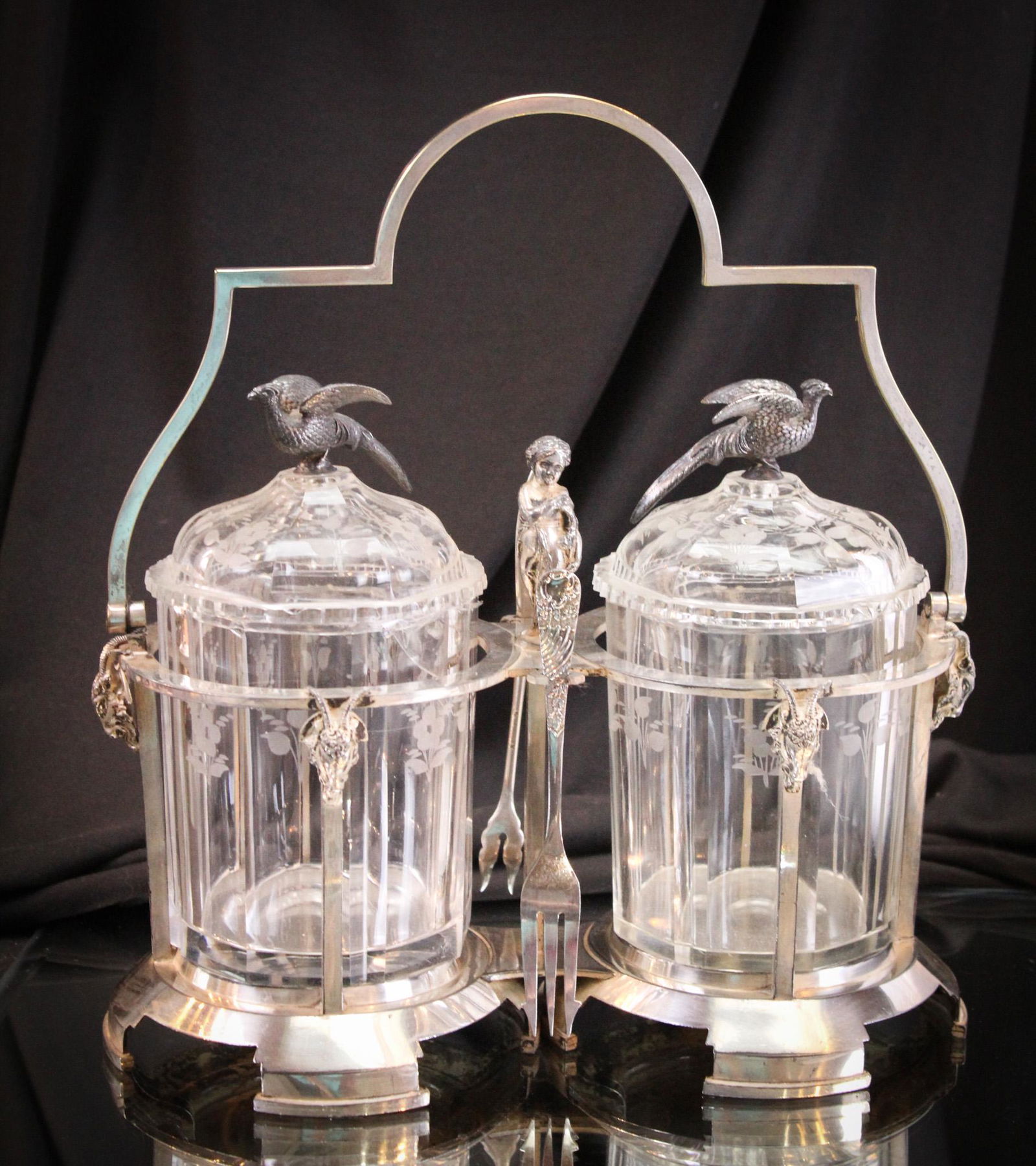 Victorian Rogers Silverplate Double Ornate Pickle Castor (1 of 19)