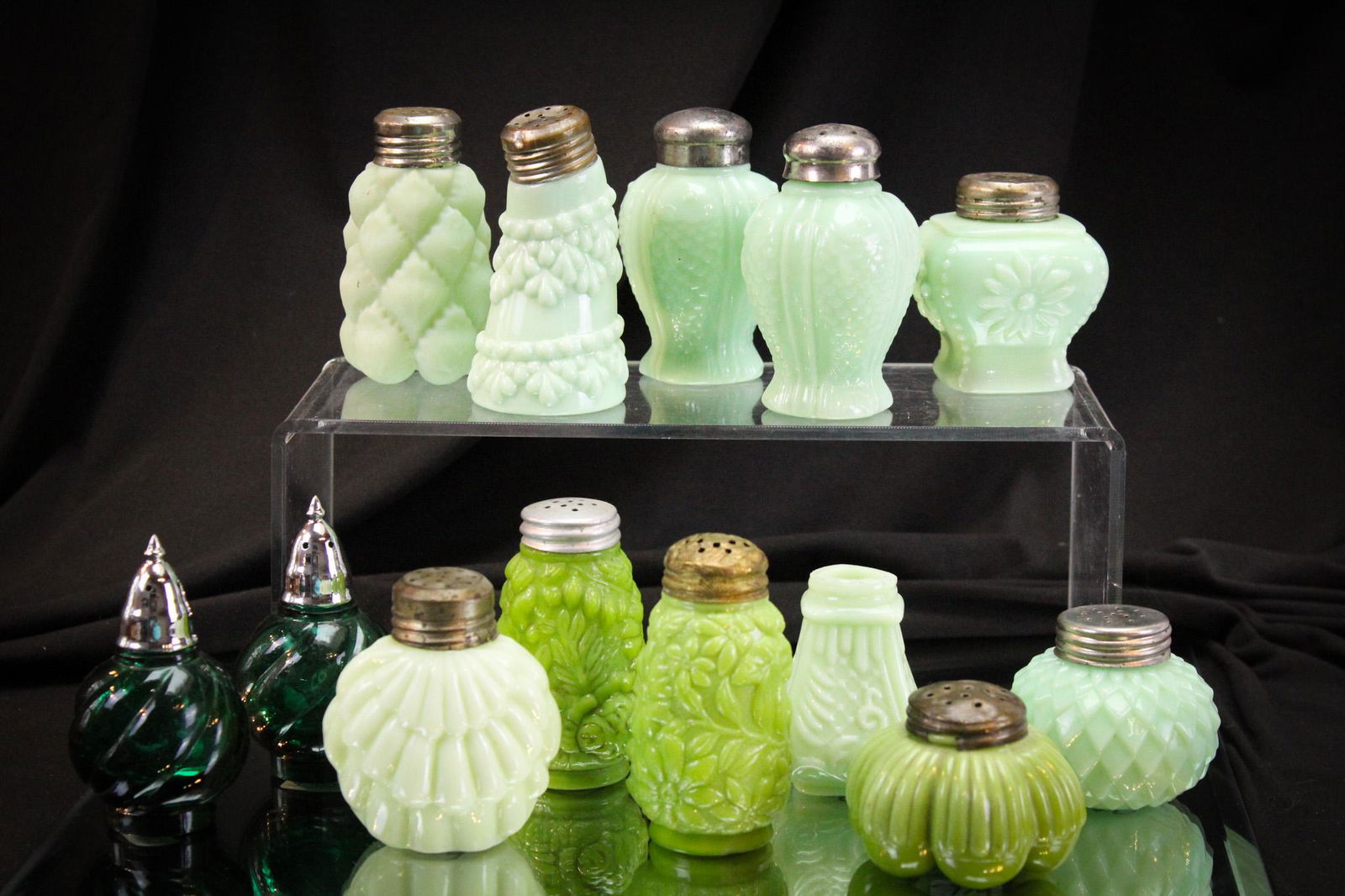 Mega Magnum Auctions 13 pc Lot Victorian Green Shakers (1 of 4)