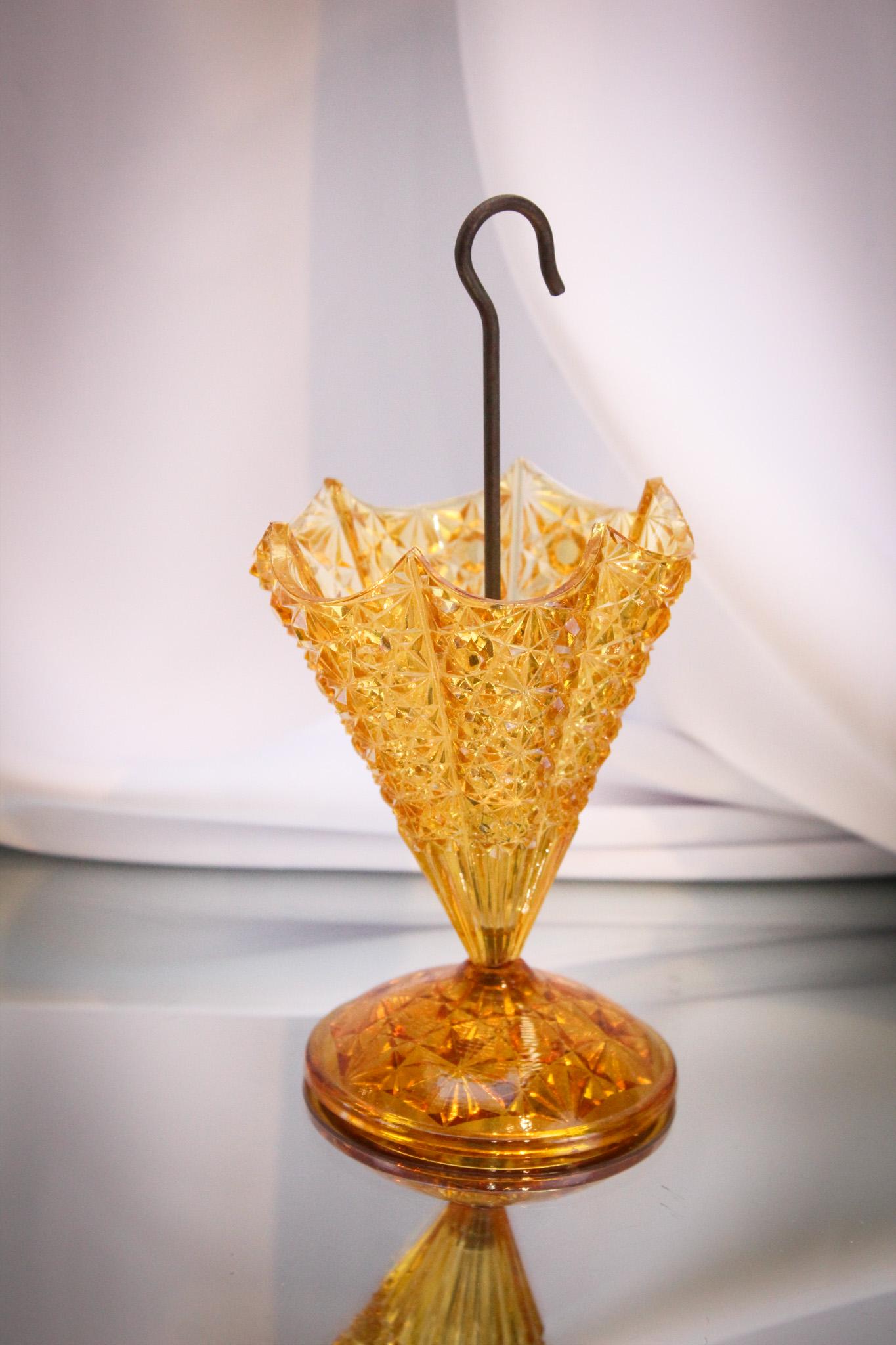 Amber Glass Daisy & Button Umbrella Match Holder (1 of 4)