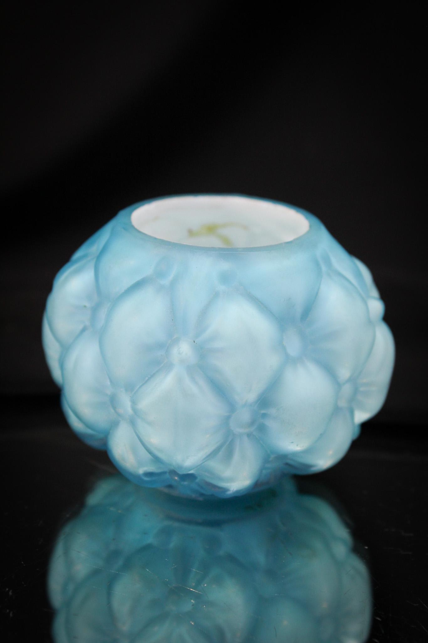 Very Rare Blue Satin Florette Toothpick Holder: Bet you never thought of this as a rare toothpick? Yep. We didn't either. We wanted to see if you were actually paying attention. This lovely measures 2" tall.