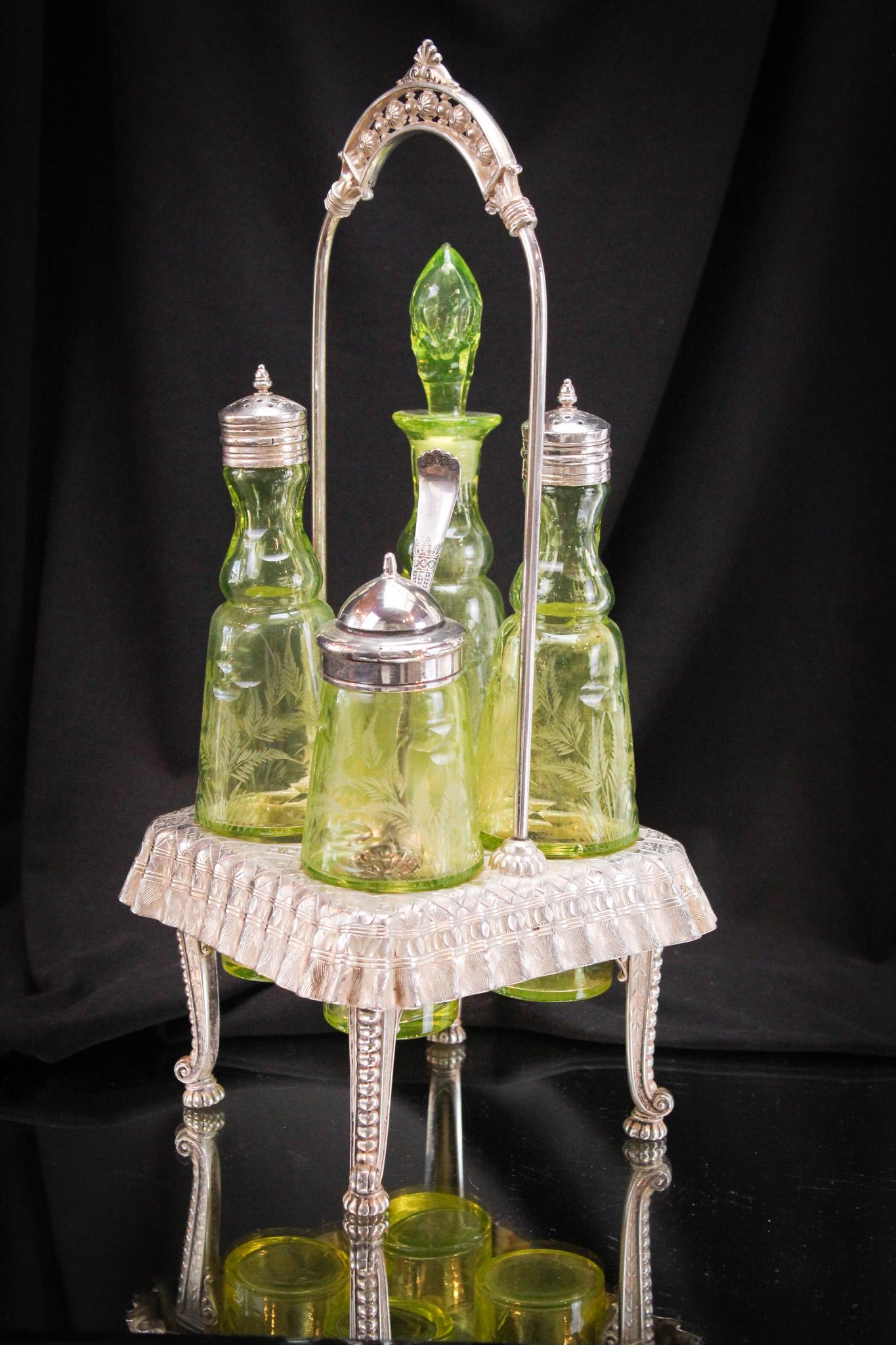 Tufts Silverplate Vaseline 4 Bottle Condiment Castor (1 of 15)