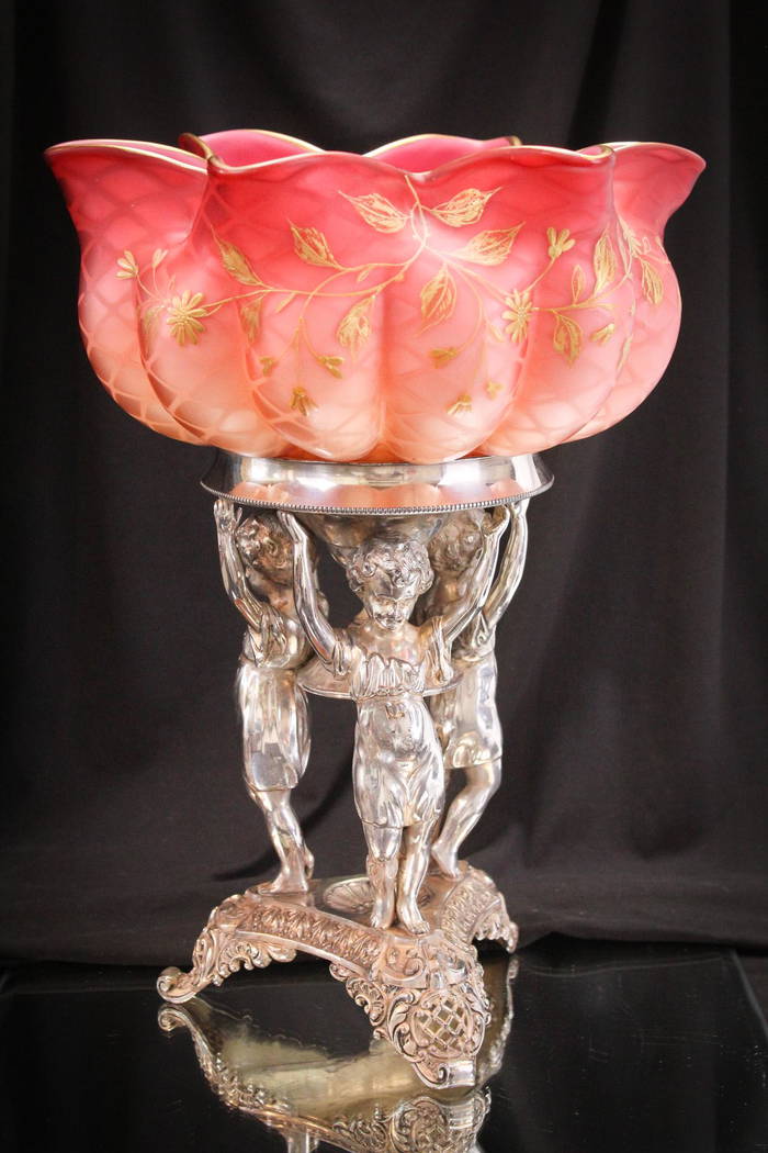 Killer Meriden 14" Silverplate 2 Color Victorian Mother Of Pearl Glass