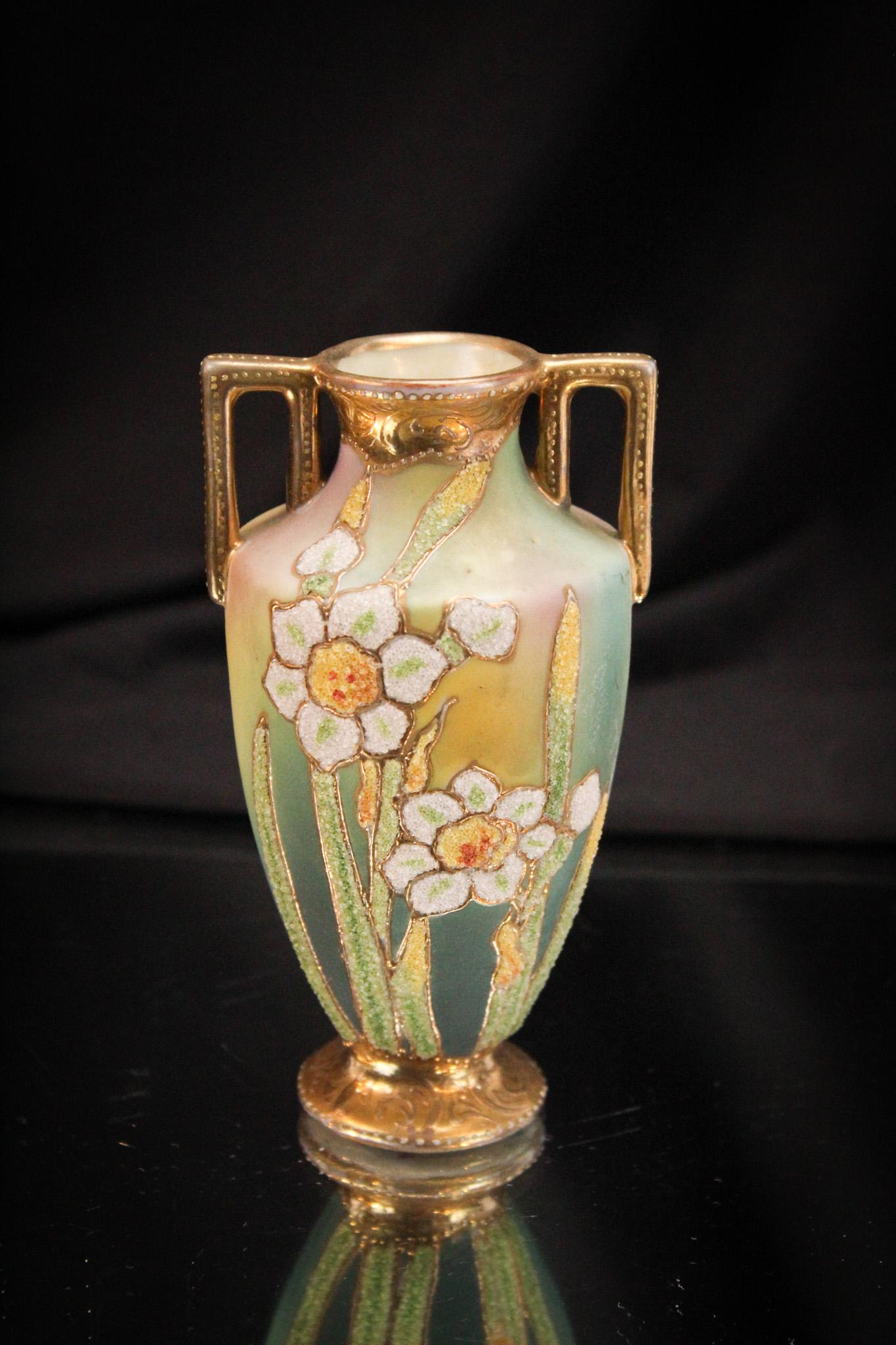 Nippon Coralene 5" Narcissus Vase (1 of 7)