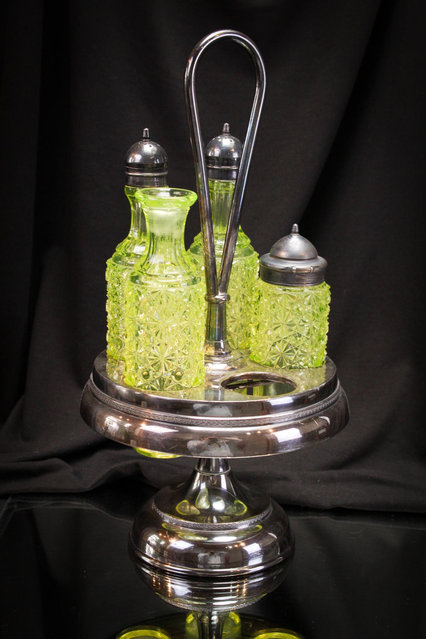 Victorian Lonely Vaseline Daisy & Button Silverplate Condiment Castor (1 of 14)