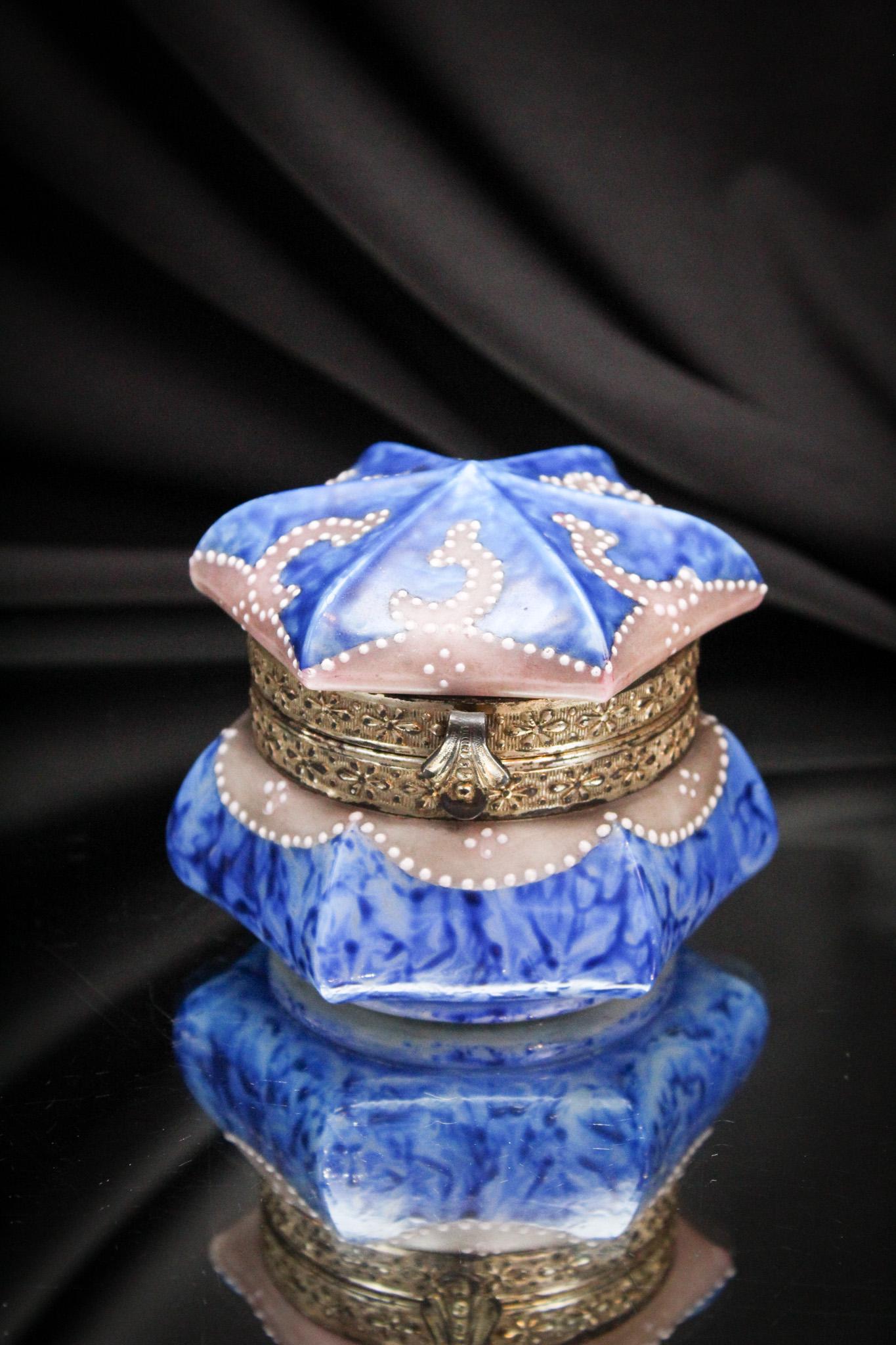 Wavecrest Vivid Blue Covered Box: Take note of the rich vivid color of this covered box in Wavecrest. Beautiful scrolling designs. It measures 3" by 3 3/4". Nice!