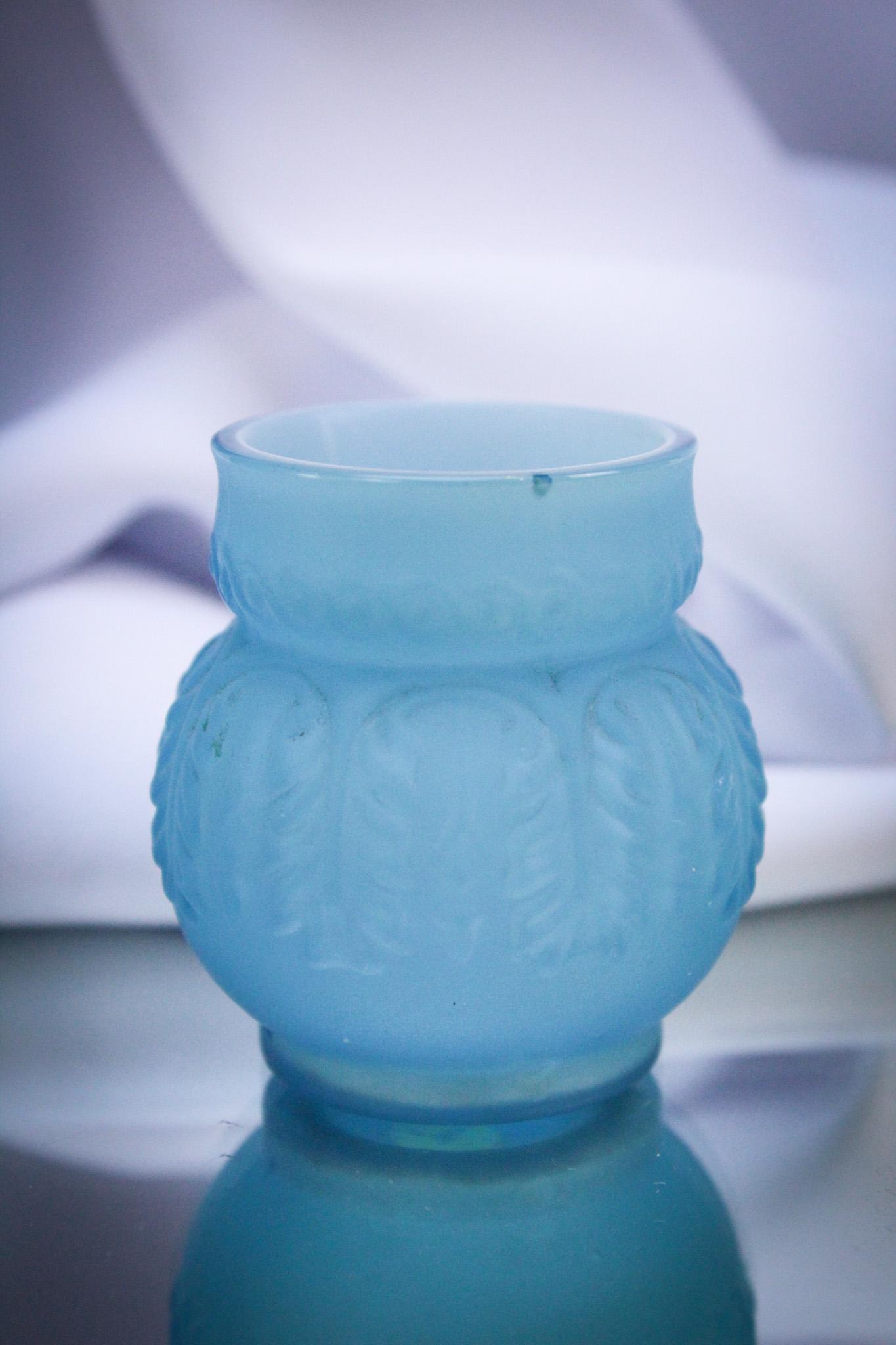 Northwood Blue Satin Leaf Umbrella Toothpick Holder Auction