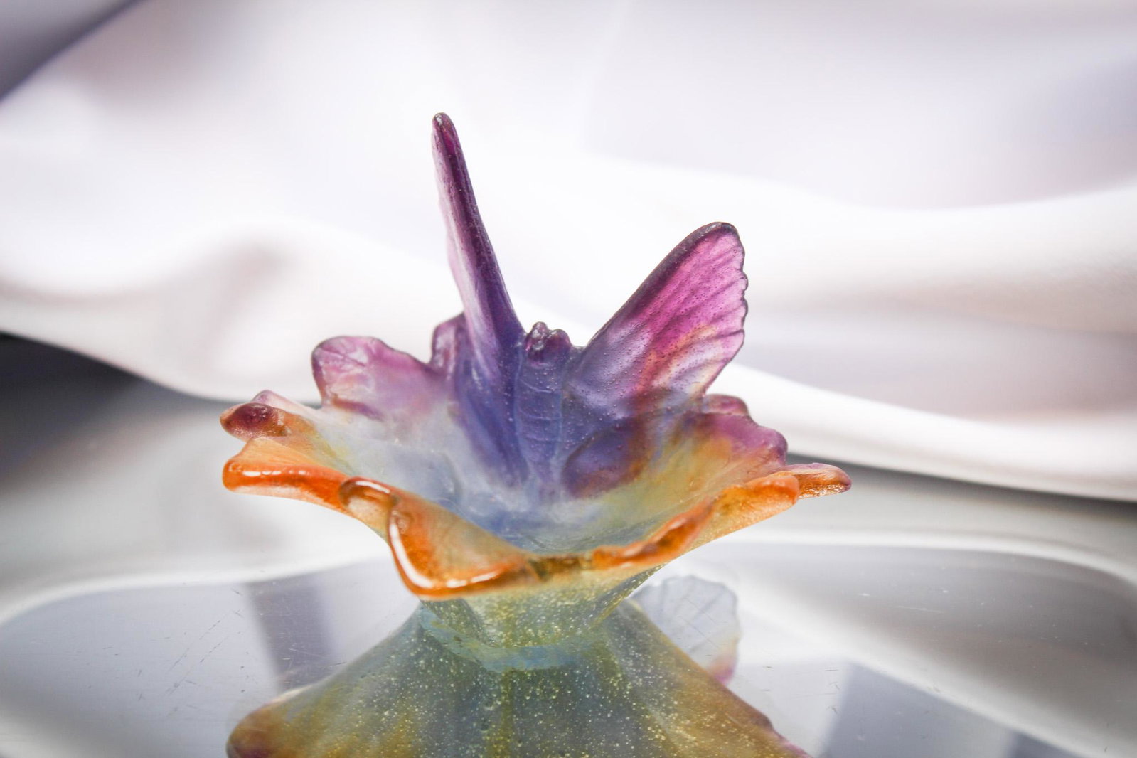 Daum France Pate-de-Verre Butterfly Pin Dish: Signed Daum France Pate-de-Verre butterfly graced pin dish. Lovely piece and such dreamy beautiful coloring.