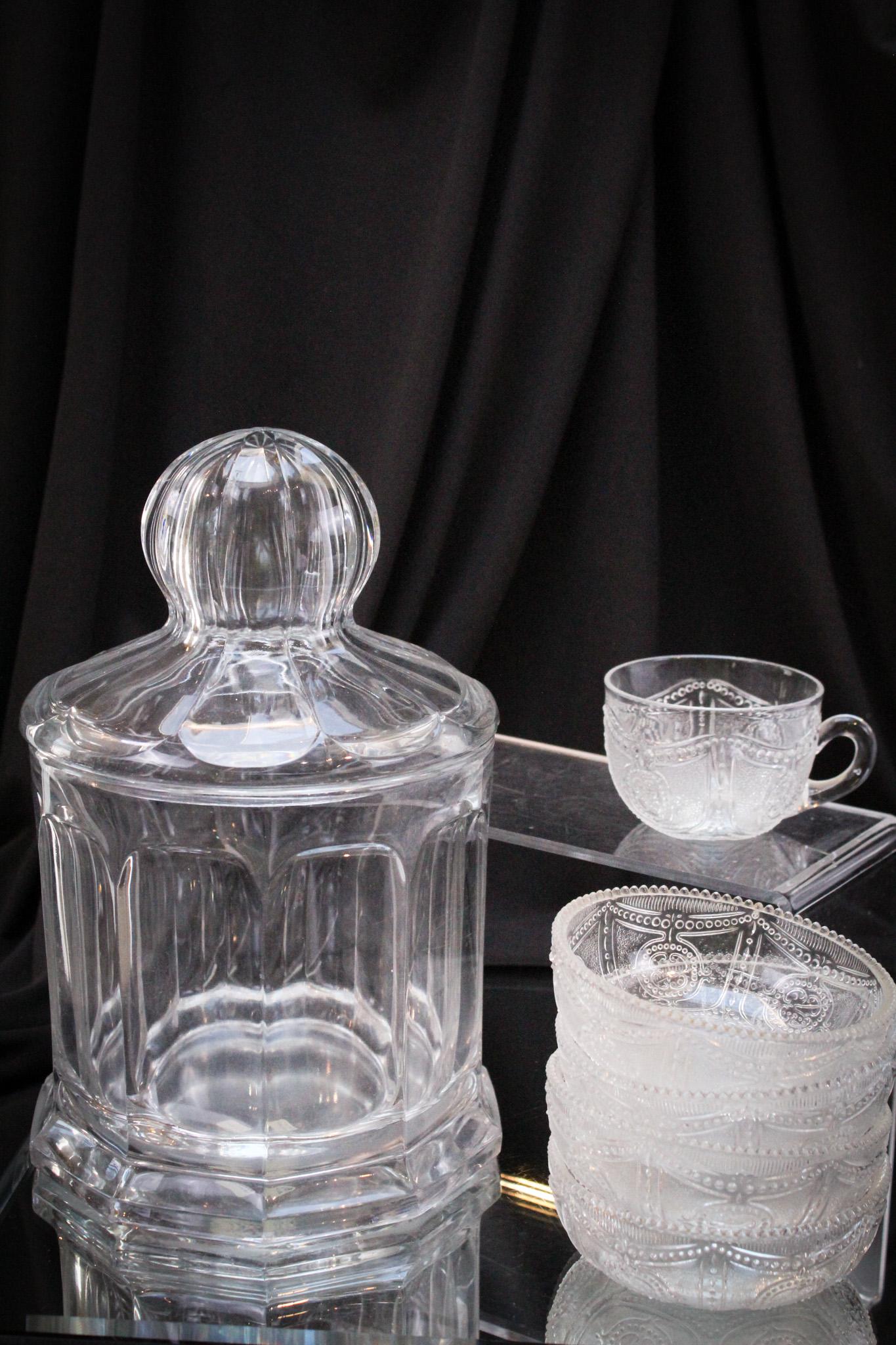6 pc Lot Heisey Glass Humidor & Locket On Chain: Six classic Heisey pieces sure to be a welcome addition to any collection comprised of a humidor, four Locket on Chain berry bowls, and a cup. Tallest measures 10".