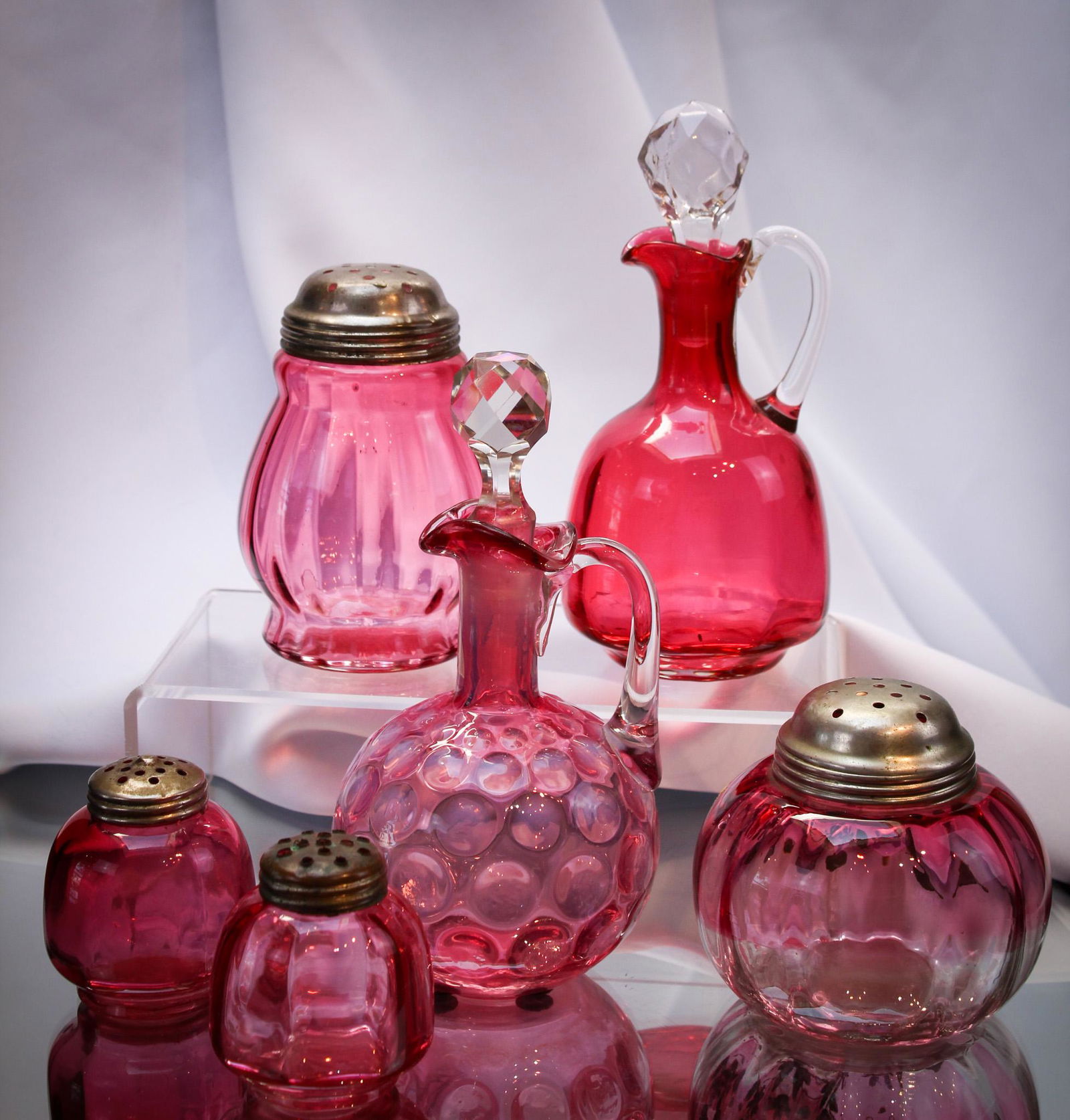 6 pc Mega Magnum Auctions Victorian Cruets Shakers & More Lot: Amazing lot offered here folks. How do we do it you ask? Simple. We put several pieces all on a table at the same time. We simply lift one end of the table and whatever slides to the end, that is what