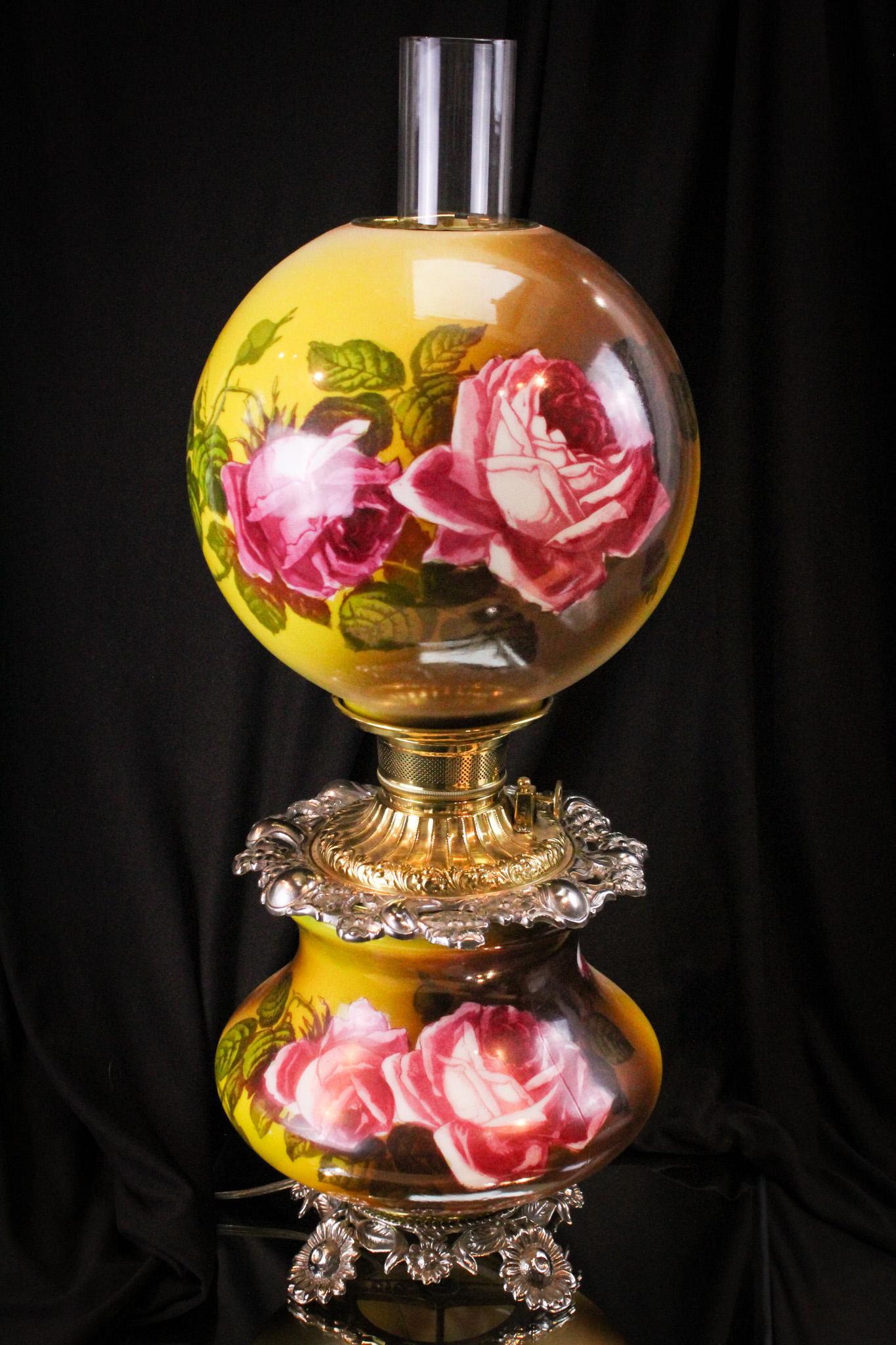 Beautiful Victorian Cabbage Roses Gone with the Wind Parlor Lamp: Beautiful big pink cabbage roses adorn this lovely Victorian Gone with the Wind lamp. It stands 22" tall. Nice beautiful-condition lamp.