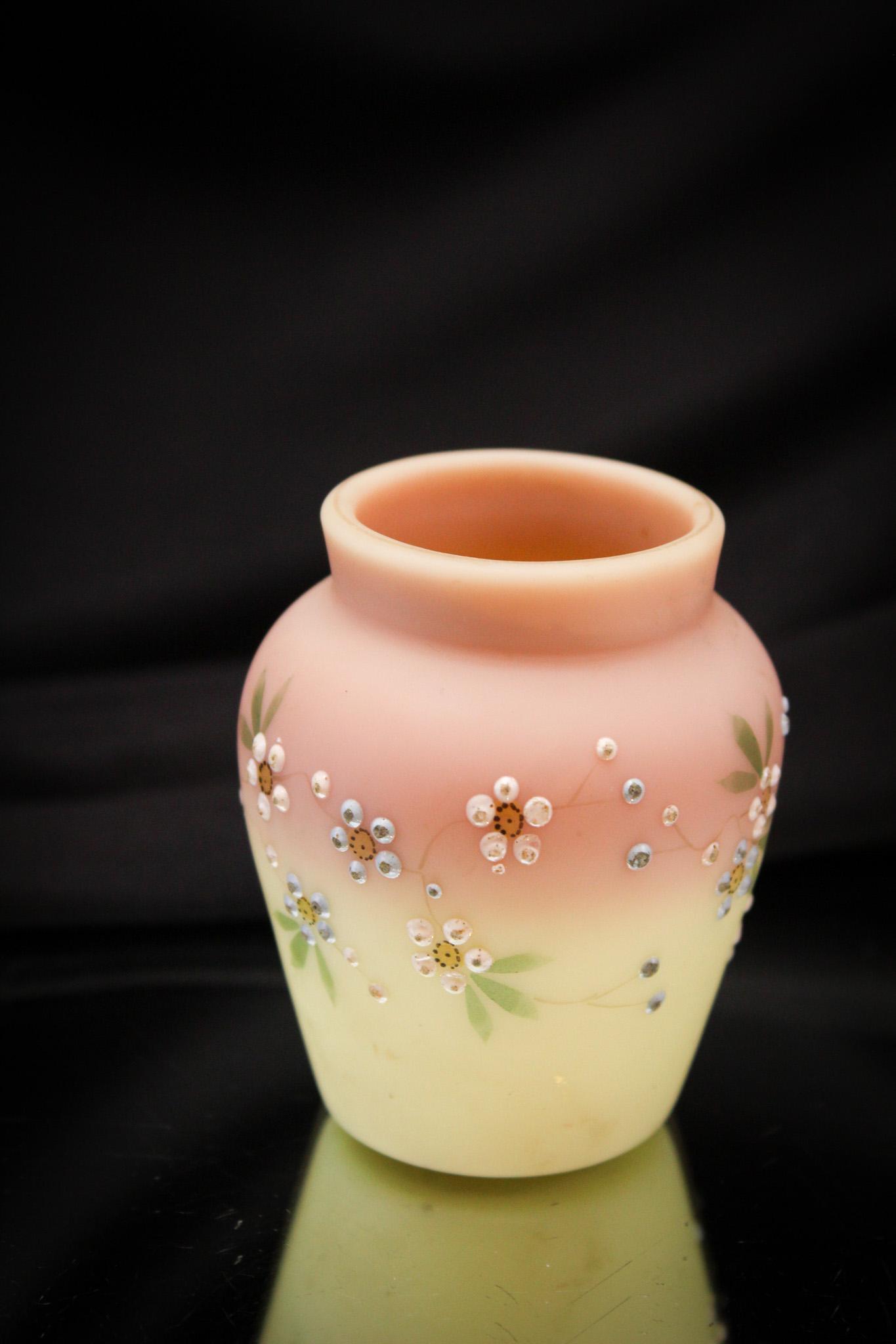 Mt. Washington Burmese Victorian Glass Urn Toothpick Holder: Lovely Burmese Victorian glass urn form Mt. Washington Toothpick Holder. Nice, nice example. It measures 2 1/2" tall.