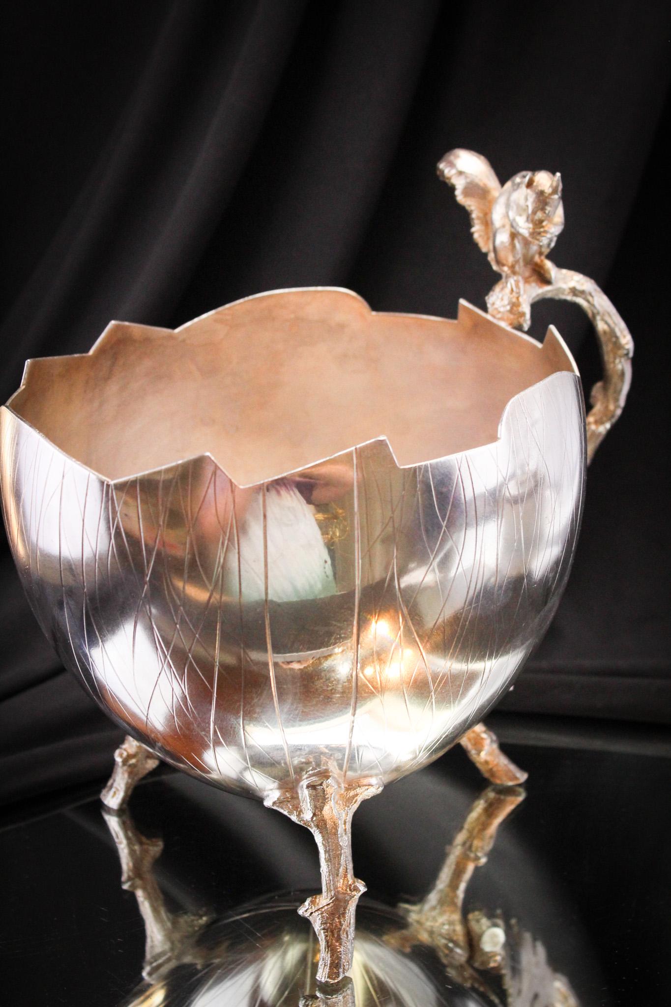 Meriden Silverplate Figural Squirrel Victorian Nut Bowl: Fine example of the wares of a day gone by. This lovely nut bowl features a squirrel. Measures 9" by 10".