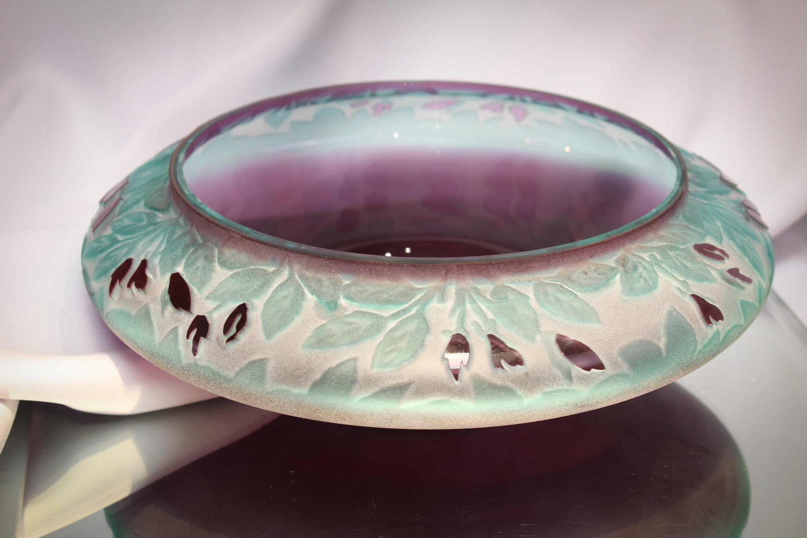 Kelsey Murphy Pilgrim Cameo Glass Proto-type circa 1991 Bowl: Fine example of a piece of Kelsey Murphy Pilgrim cameo glass. This is a proto-type piece circa 1991. It measures 10 1/4" by 3".