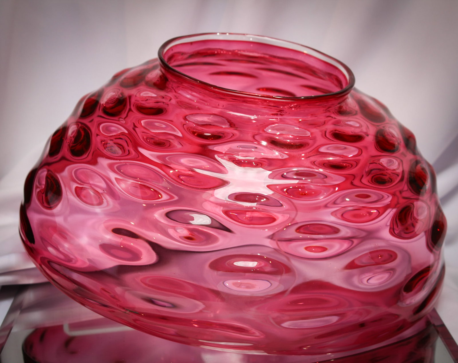 Victorian Cranberry Bullseye Victorian Parlor Oil Lamp 14" Shade: Always a favorite. This beautiful cranberry bullseye shade is sure to grace any frame you put it in. Rich cranberry coloring. Shade measures 6" tall, 13 3/4" or so in diameter.