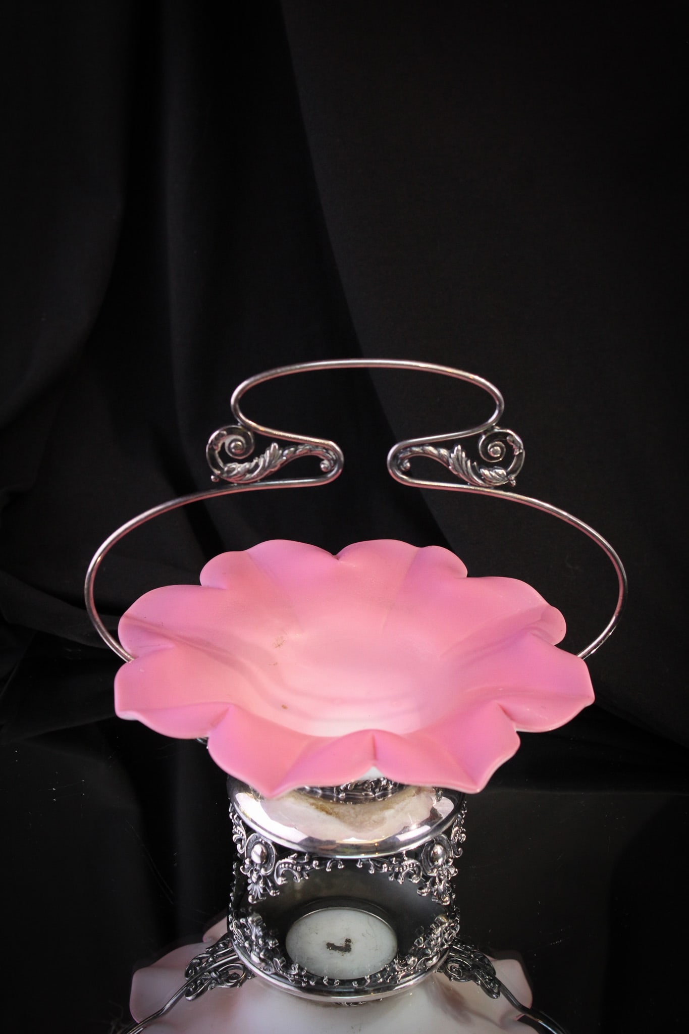 Homan Webb Victorian Silverplate Miniature Shrimp Pink Brides Bowl: Adorable little miniature Victorian shrimp pink satin brides bowl set in original signed "Homan" silverplate holder. Rich satin finish and star form bowl. WEBB bowl.