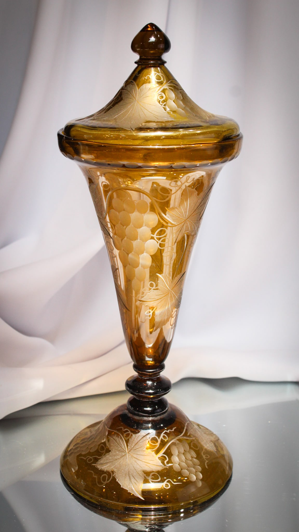 Pairpoint 14" Grapes Engaved Amber Glass Pokal Urn: Massive 14" tall amber with engraved grapes design covered pokal or urn vase. Rare find!