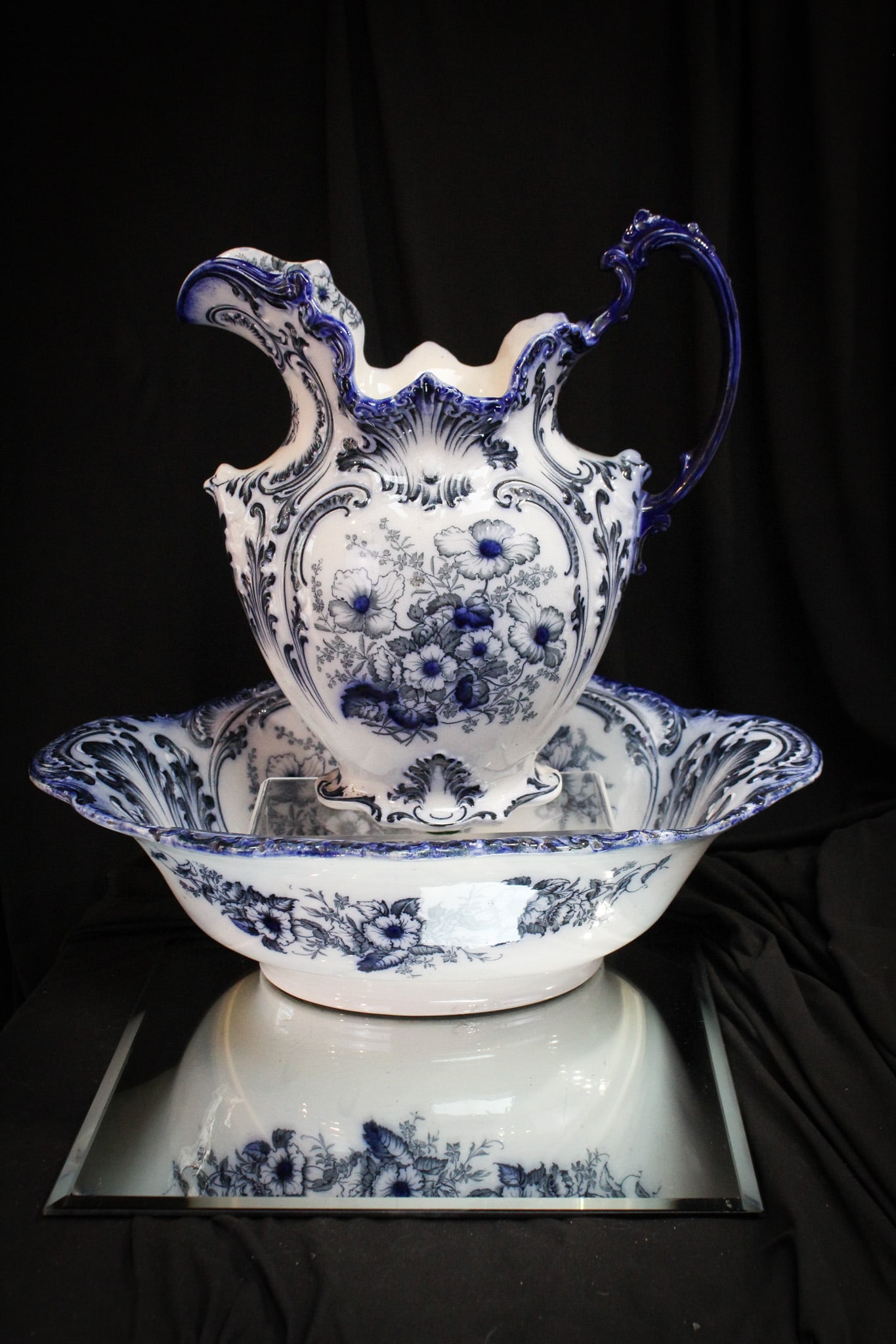 Flow Blue Victorian Pitcher & Bowl Set: Fine Victorian pitcher & bowl set in Flow Blue china.