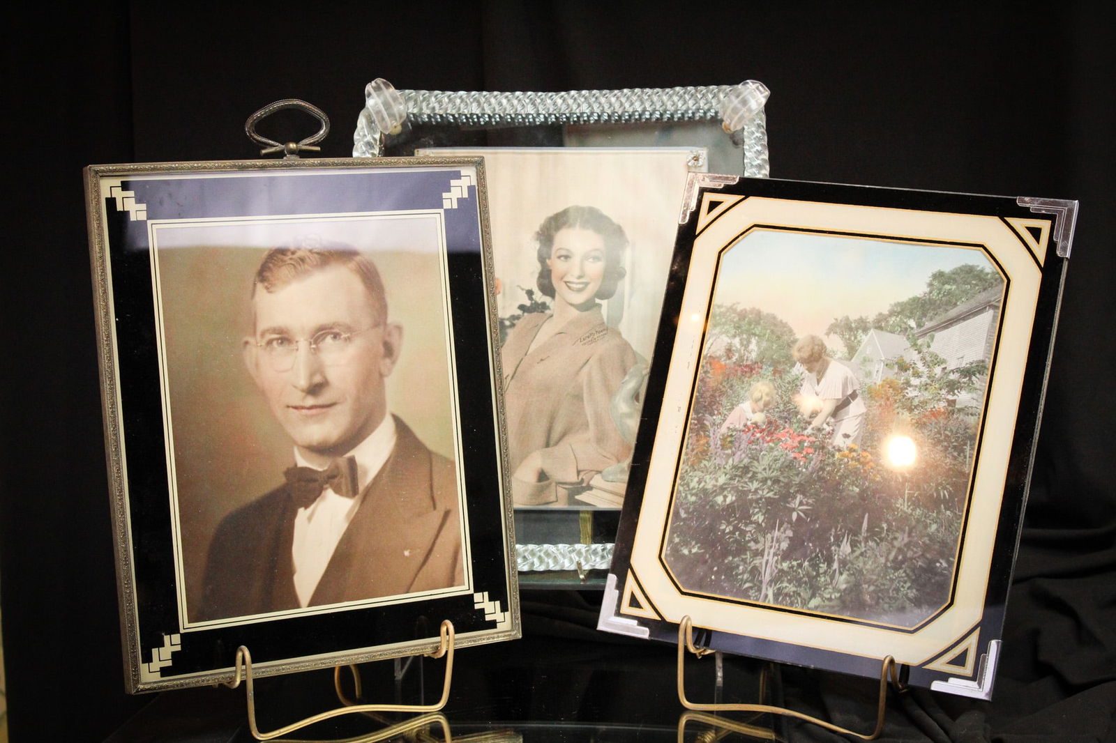 3 pc Lot Art Deco Glass & More Antique Picture Frames: Select offering of three antique Art Deco period picture frames. Two in metal and glass and one possibly Murano art glass frame. Exceptionally nice. Largest measures 11" by 13".