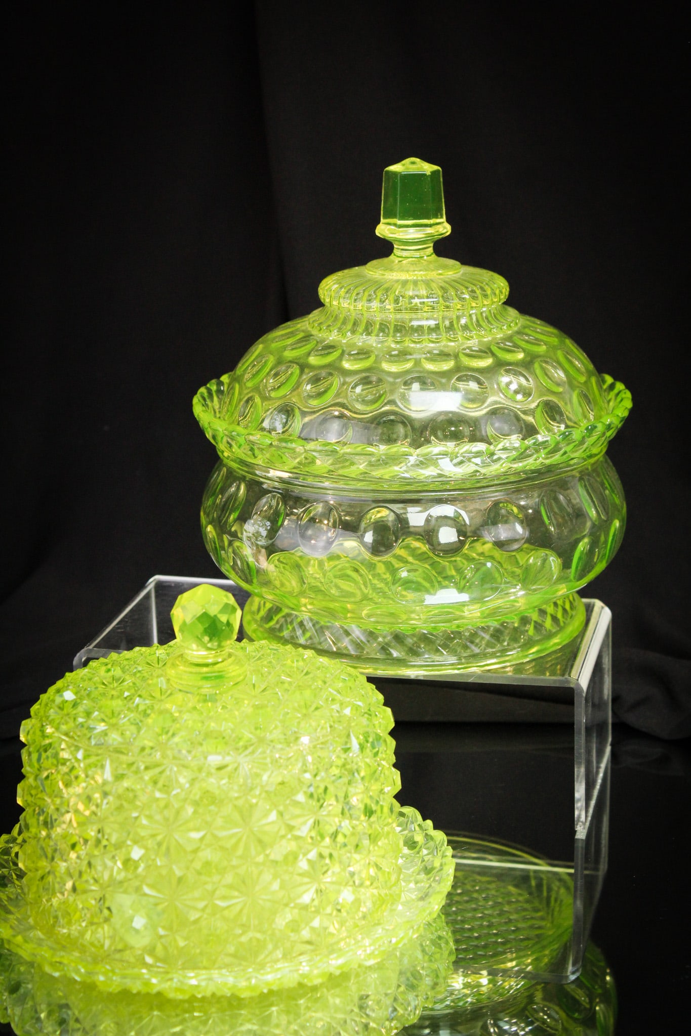 2 pc Lot Victorian Hobb's Central Glass Vaseline Butter & Cheese: Fine offering of two great pieces of Victorian vaseline glass. A Hobb's "Daisy & Button" pattern cheese dish along with a Central glass "Rope & Thumbprint" pattern butter. Great coloring to each.