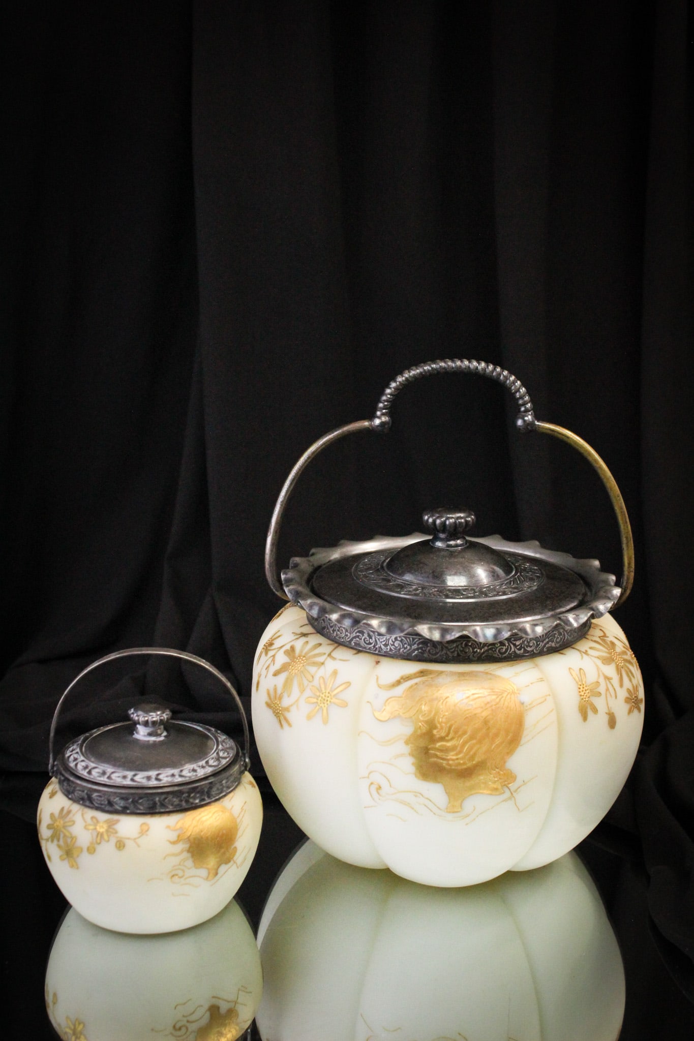 2 pc Lot Victorian Smith Bros. Biscuit Jar & Sweetmeat: How about these lovely Victorian Smith Bros. pieces? This great offering of two includes a biscuit jar along with a sweetmeat. Great Smith Bros. classic decoration make these stand out pieces.