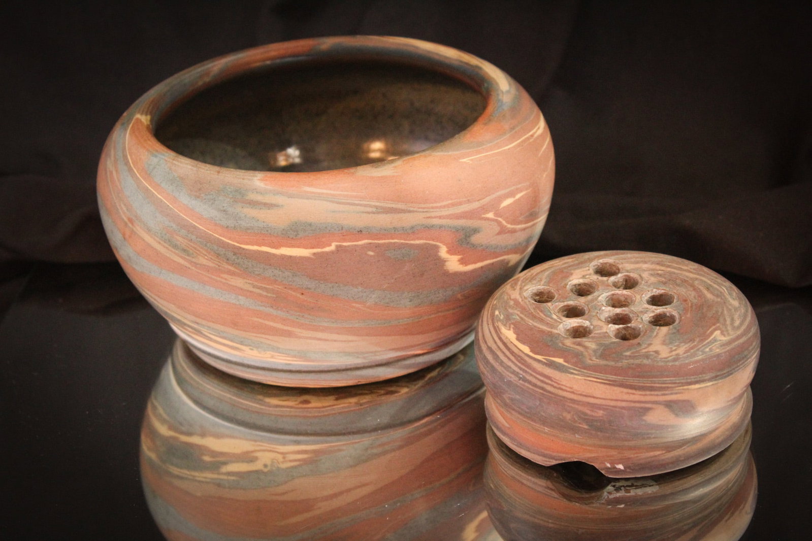 Niloak Mission Pottery Bowl & Flower Frog: Great offering of a Niloak mission pottery bowl along with flower frog insert. Largest measures 3" by 6 1/2".