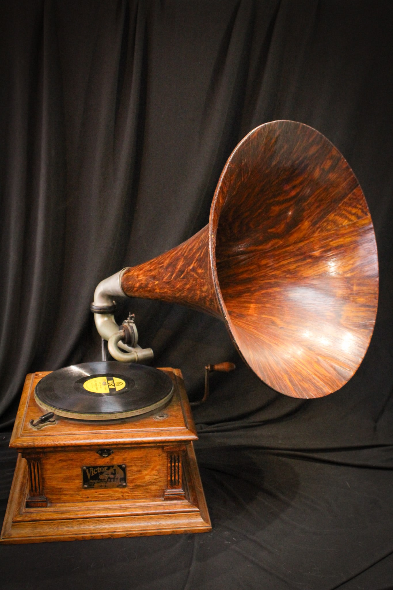 Antique "Victor Model III" Oak Phonograph with Horn: Complete and in in fine working condition we are offering this signed "Victor" phonograph with original oak laminated horn. This one comes with a copy of a"Hank Williams" record. Mother Magnum has bee