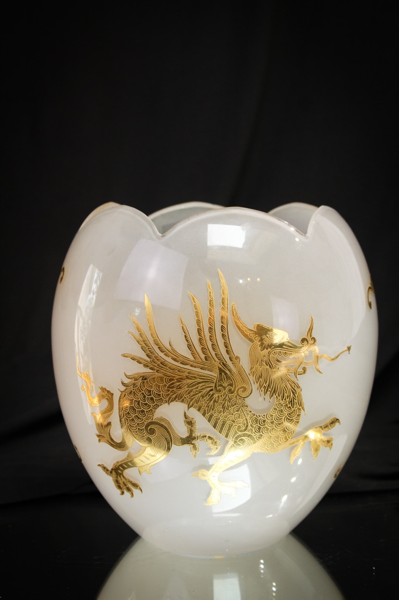 Clambroth Victorian Junior Parlor banquet Gilt Dragon Shade: Fine dragon decoration in gold adorns this clambroth colored Victorian shade. Nice example. Shade stand 7" tall, 6 1/2" wide, and a 2 3/4" fitter rim.