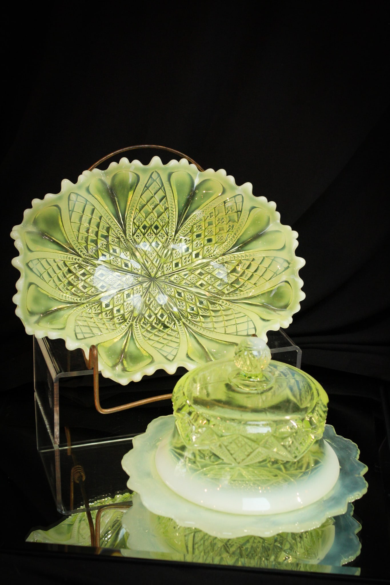 2 pc Lot Vaseline Opalescent Northwood Davidson Glass: Two fine pieces of Victorian opalescent vaseline glass in this lot. A Northwood "Diamond Spearhead" pattern covered butter along with a Davidson Pearline Tray.