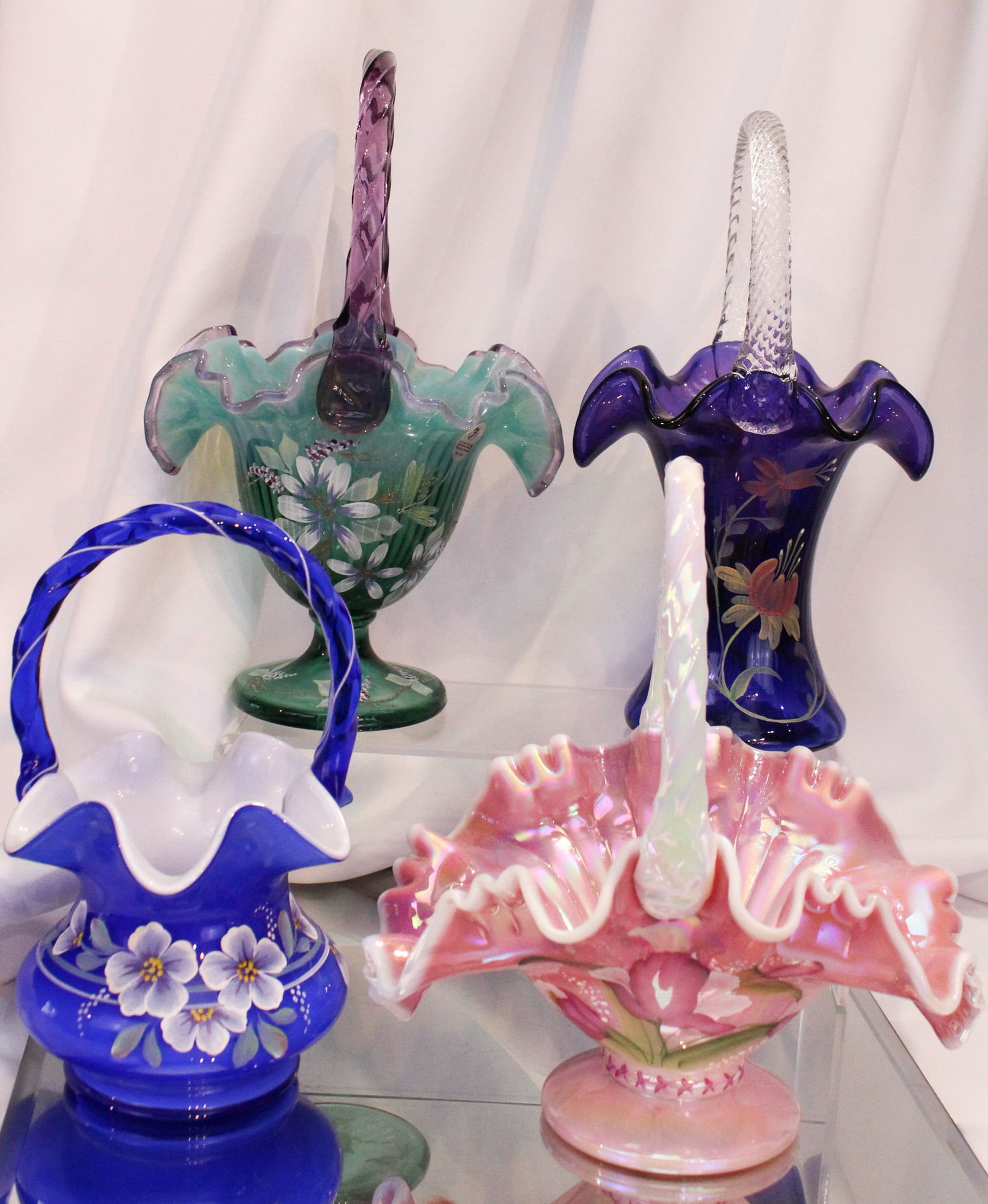 4 pc Lot Fenton Art Gass Hand Painted Baskets (1 of 18)