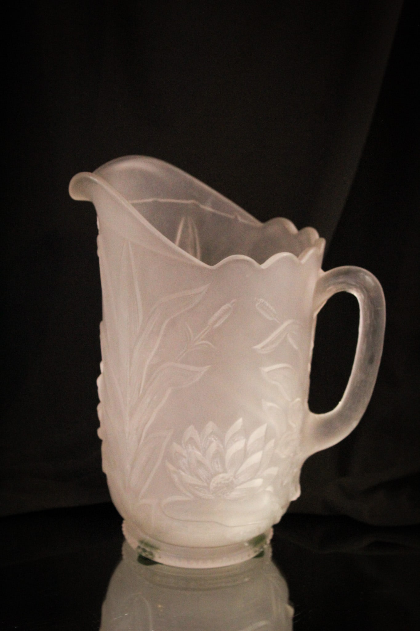 Fenton Water Lily & Cattails Water Pitcher (1 of 5)