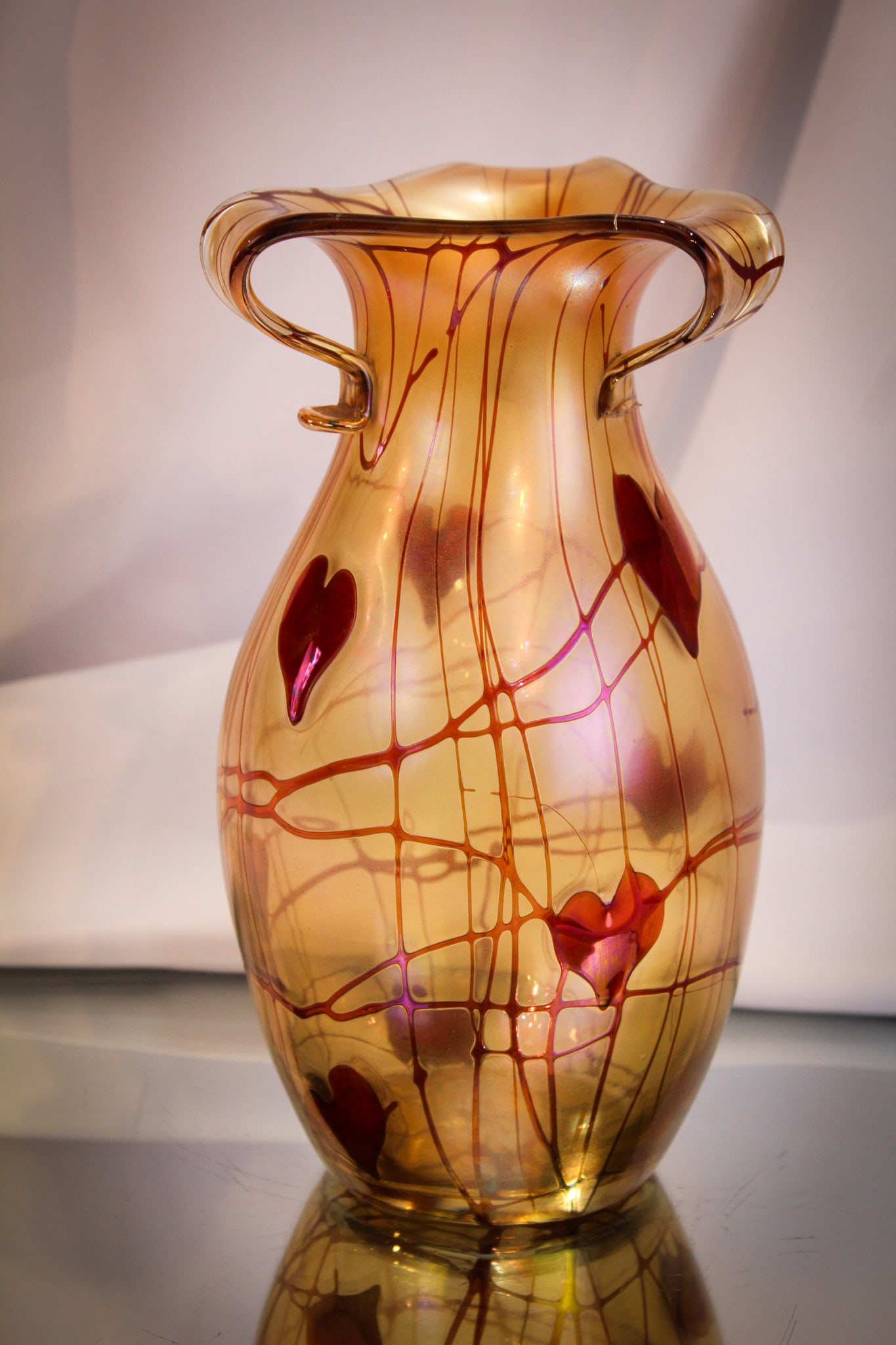 Imperial Freehand Rabbit Ears Red Heart & Vine Vase (1 of 5)