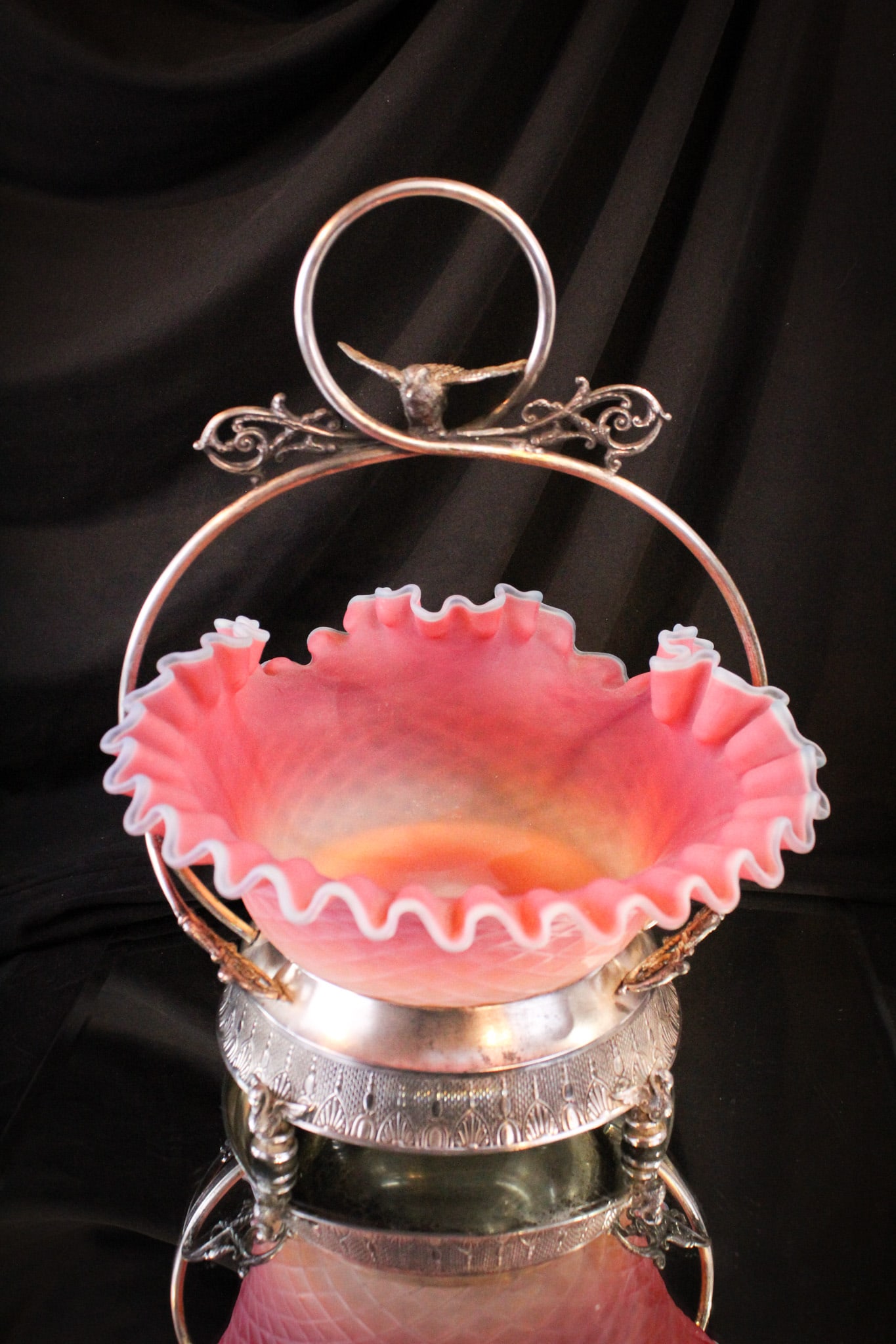 Barbour Bros. Victorian Diamond Quilt Victorian Brides Bowl (1 of 12)