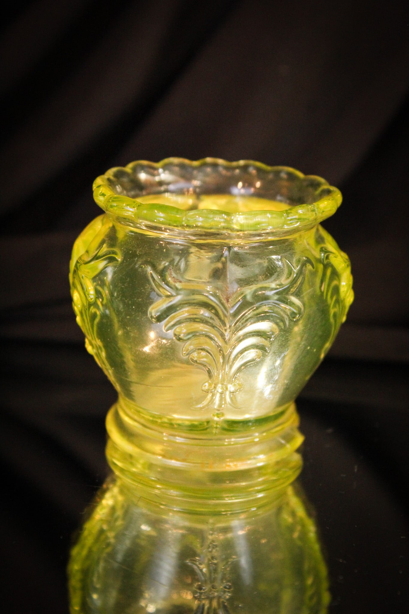 Heisey Vaseline Winged Scroll Victorian Toothpick Holder (1 of 6)