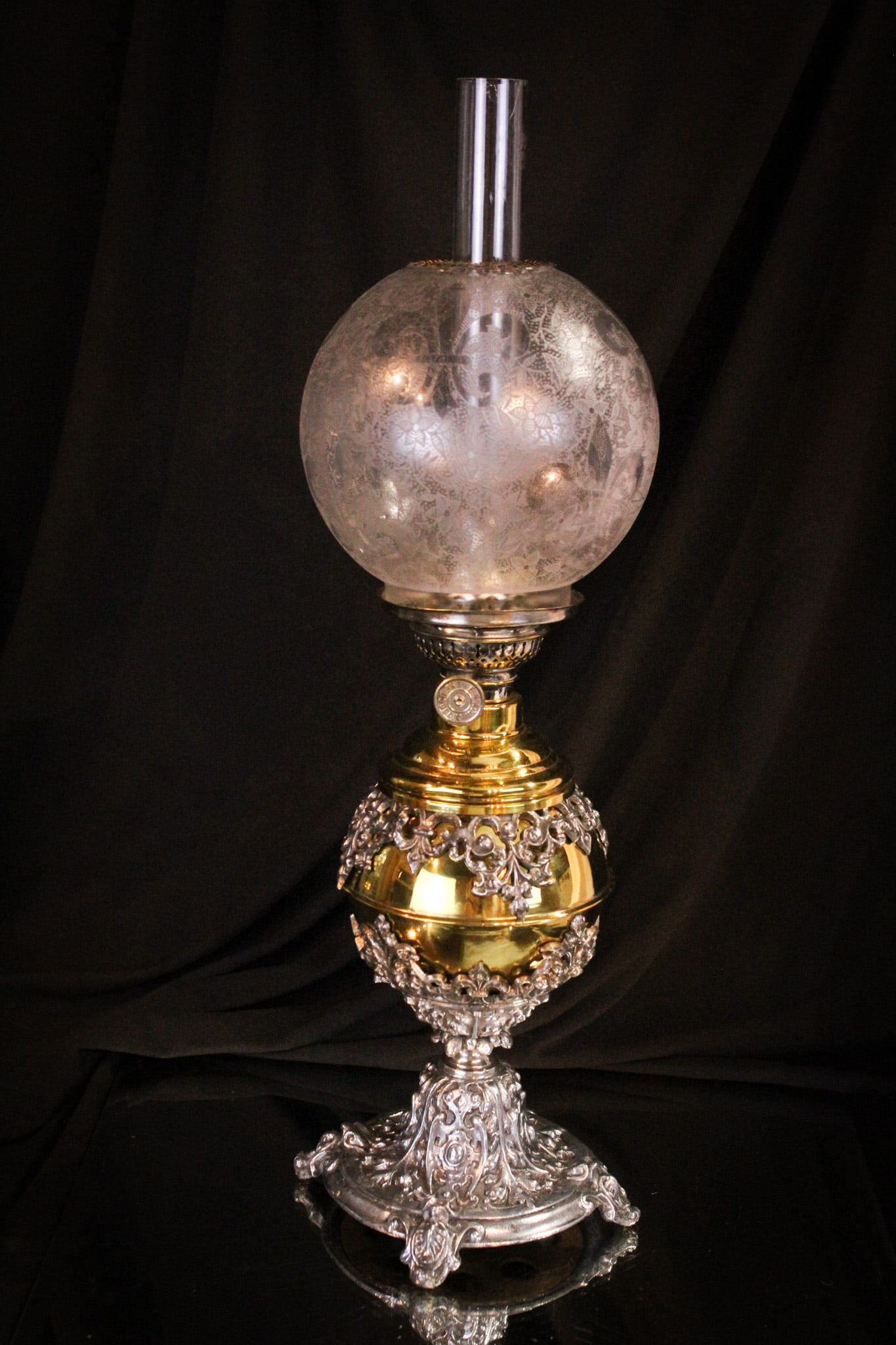 Miller Brass Junior Banquet Oil Lamp (1 of 15)