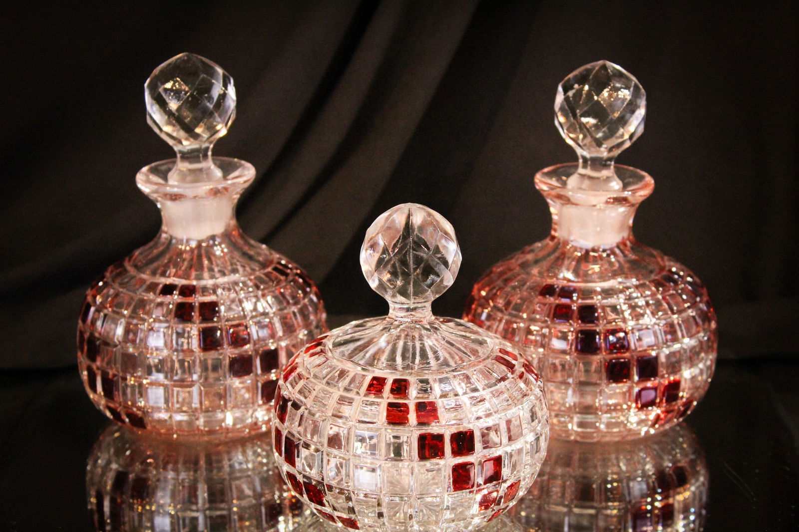 Scarce Duncan Ruby Stained Block Cologne Vanity Set (1 of 11)