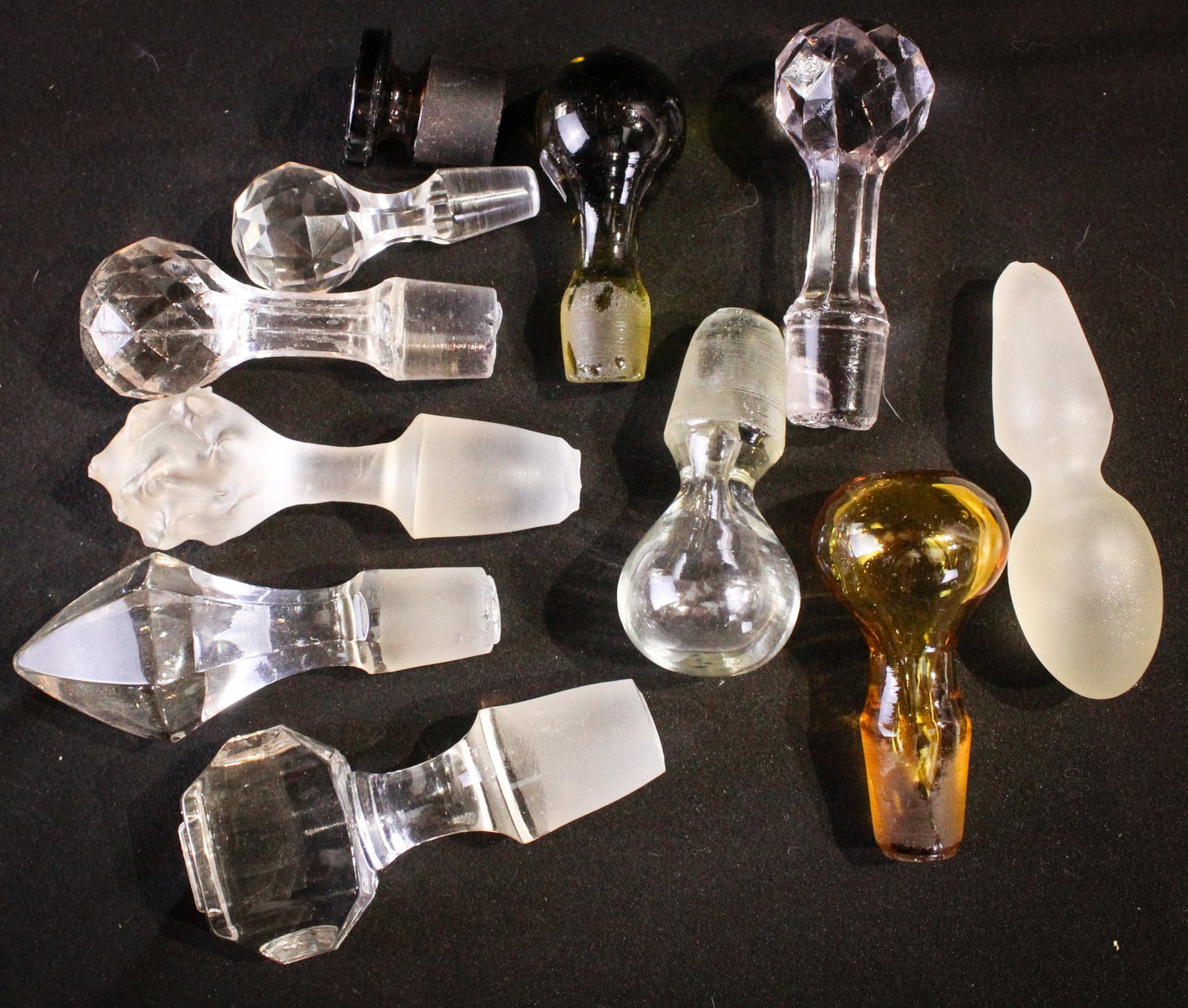 11 pcx Lot Antique Glass Cruet Perfume Bottle Stoppers: Nice small size offering of some great antique glass toppers. Variana in glass.