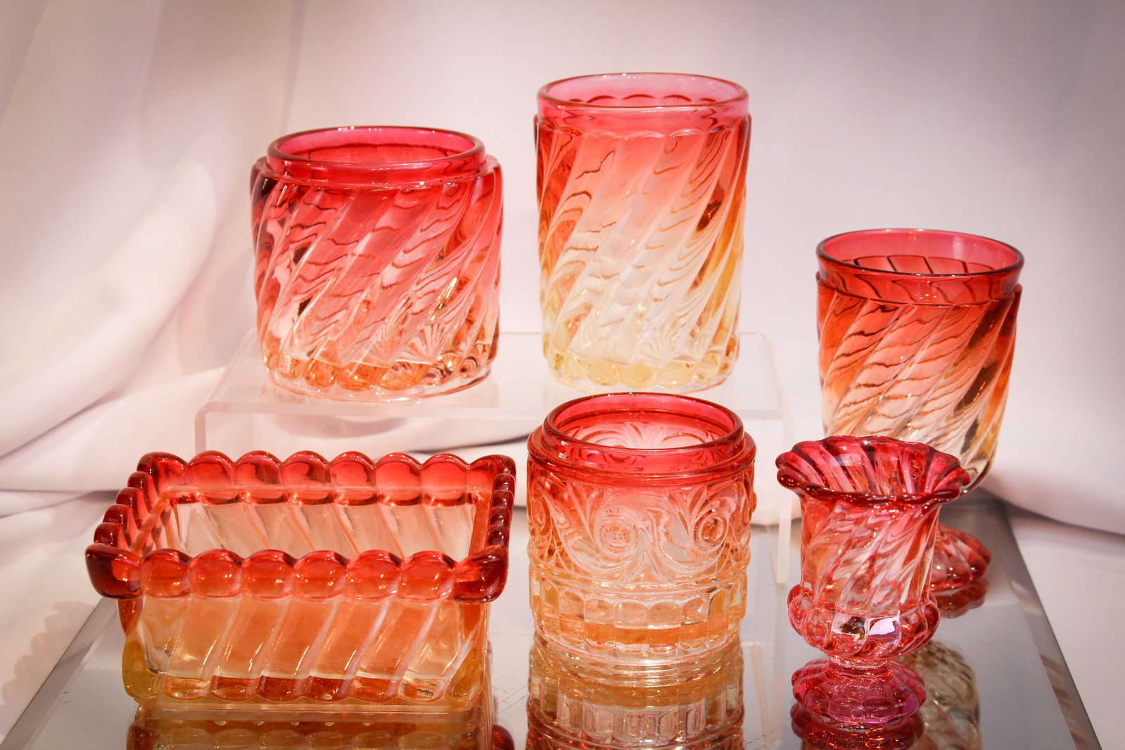 6 pc Lot Baccarat France Rose Tiente Glass: Several fine examples of Baccarat Rose Tiente glass make up this great lot of glass.