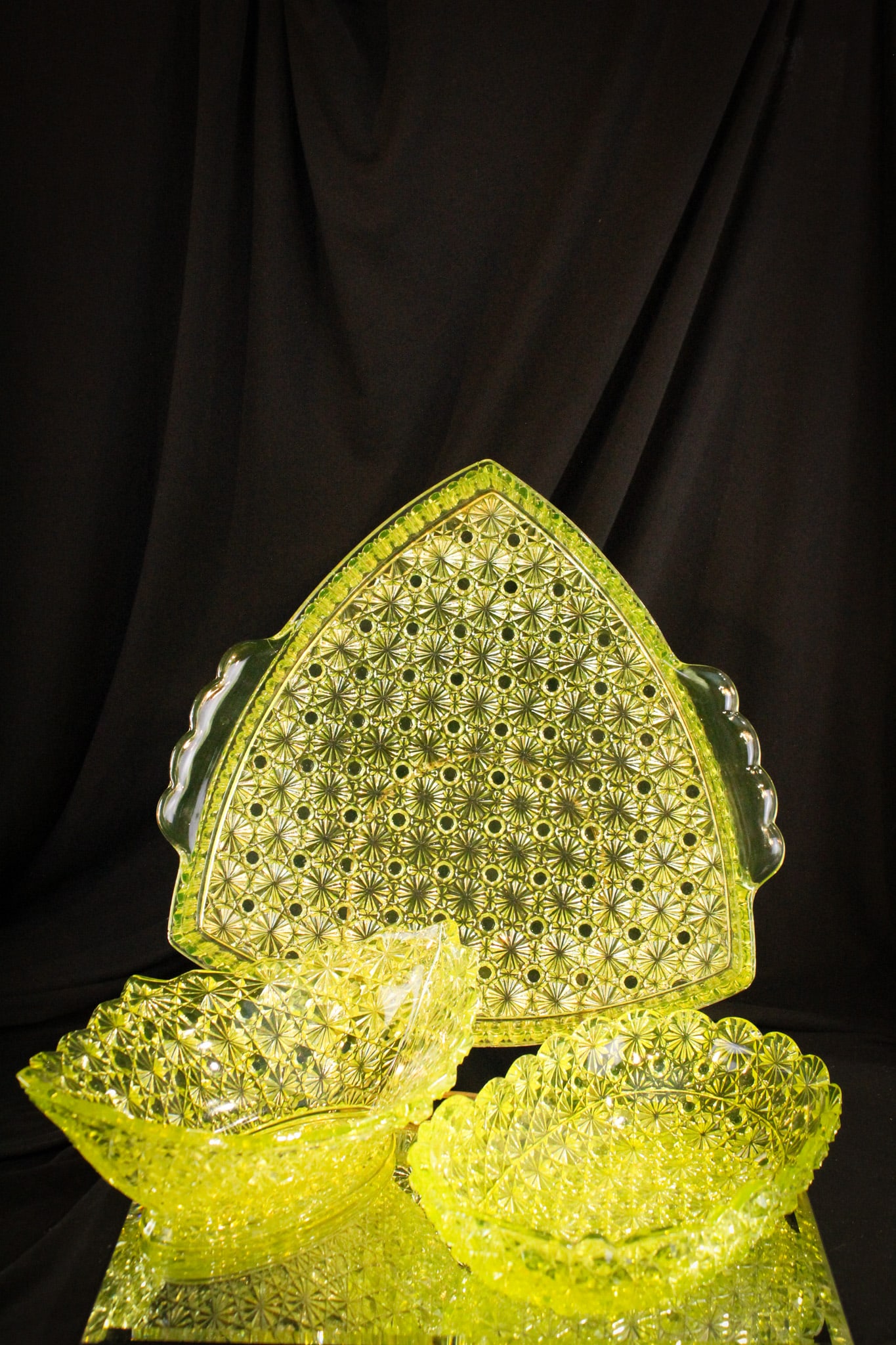 3 pc Lot Vaseline Victorian EAPG Glass Bowls & Tray (1 of 12)