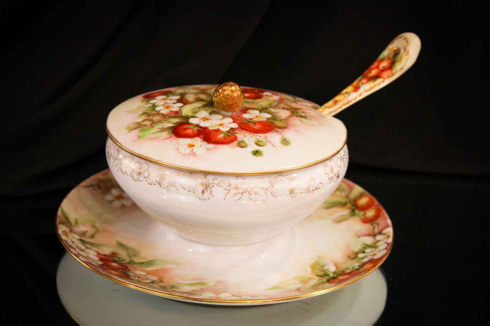 Hand Painted Porcelain Strawberries Jam Server (1 of 13)