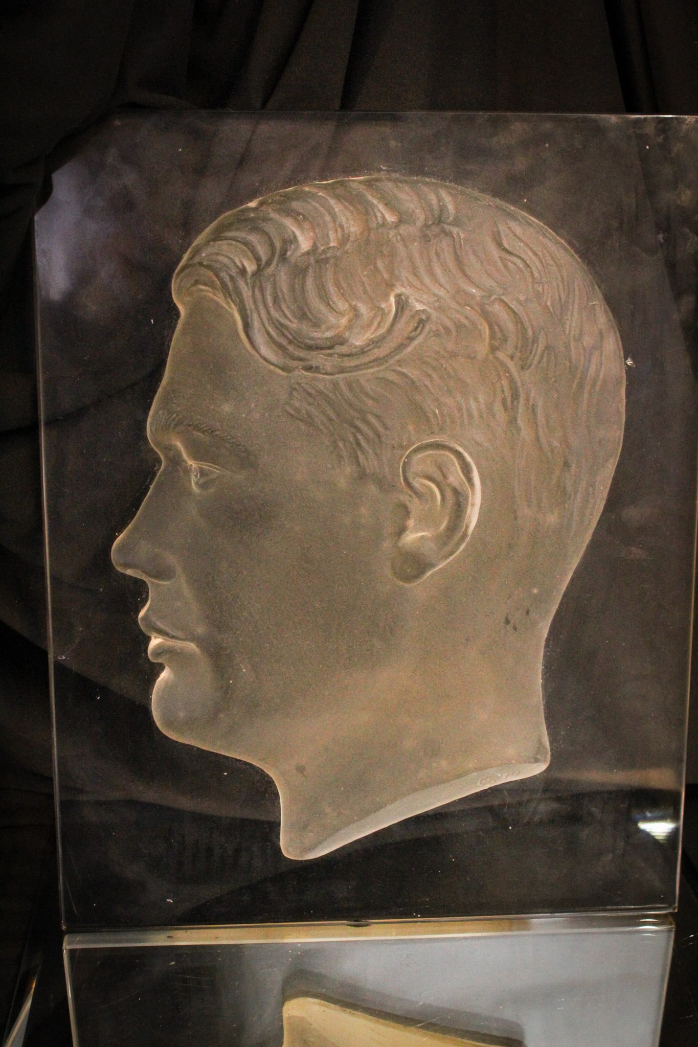 Steuben 14" Cire Perdue 1933 Decorative Glass Panel Gentleman (1 of 6)