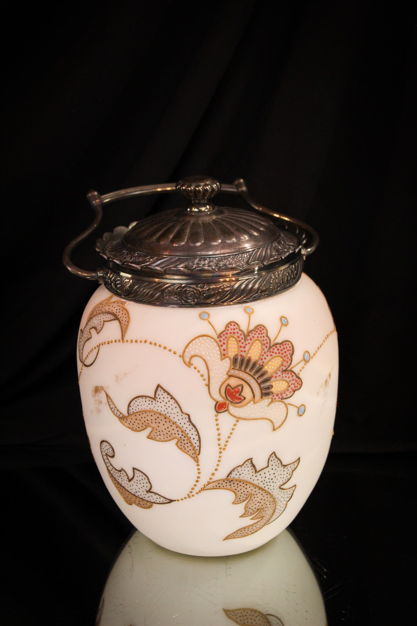 Mt. Washington Crown Milano Victorian Glass Biscuit Jar (1 of 5)