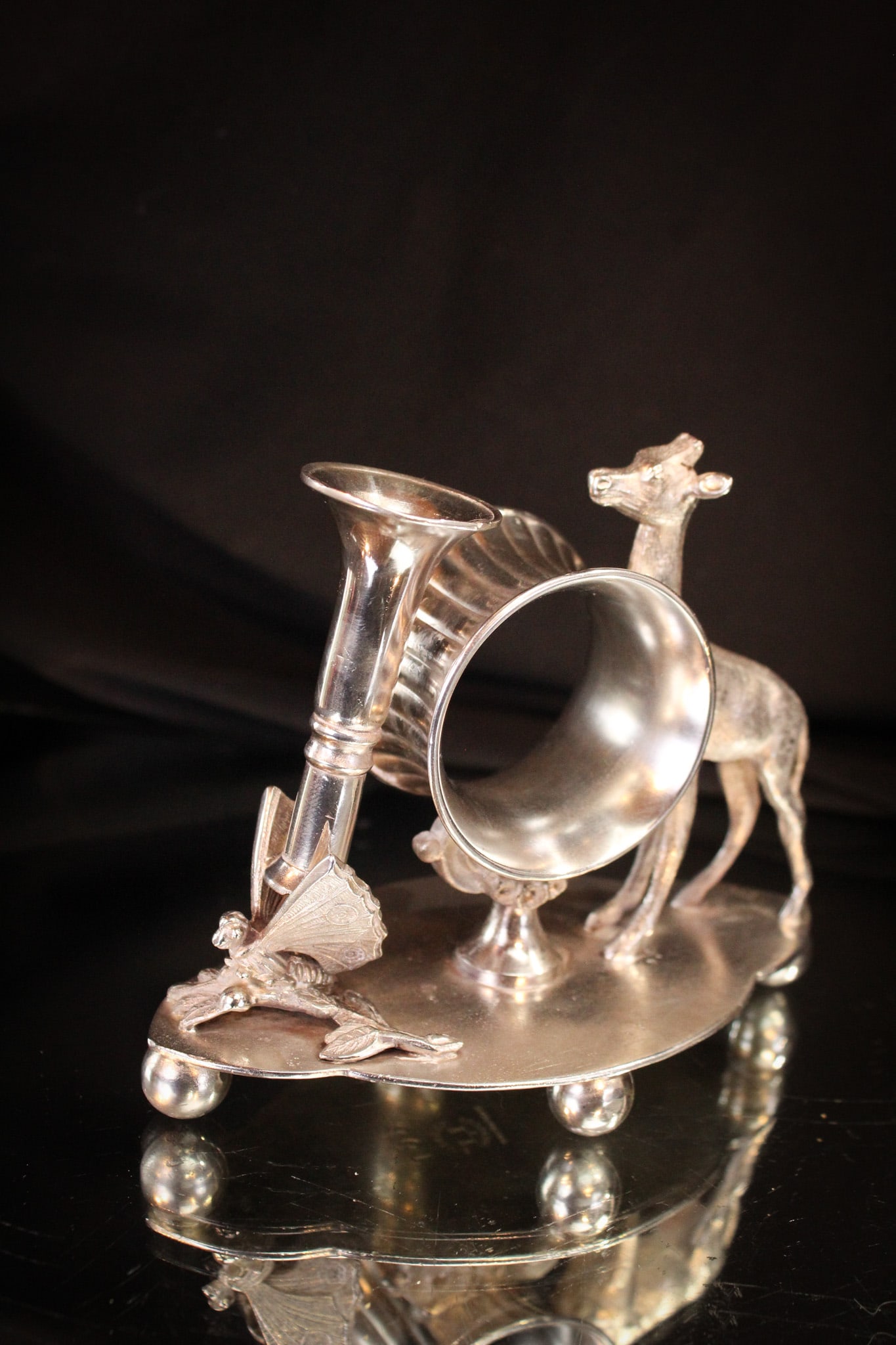 Victorian Rockford Silverplate Figural Giraffe Napkin Ring (1 of 5)