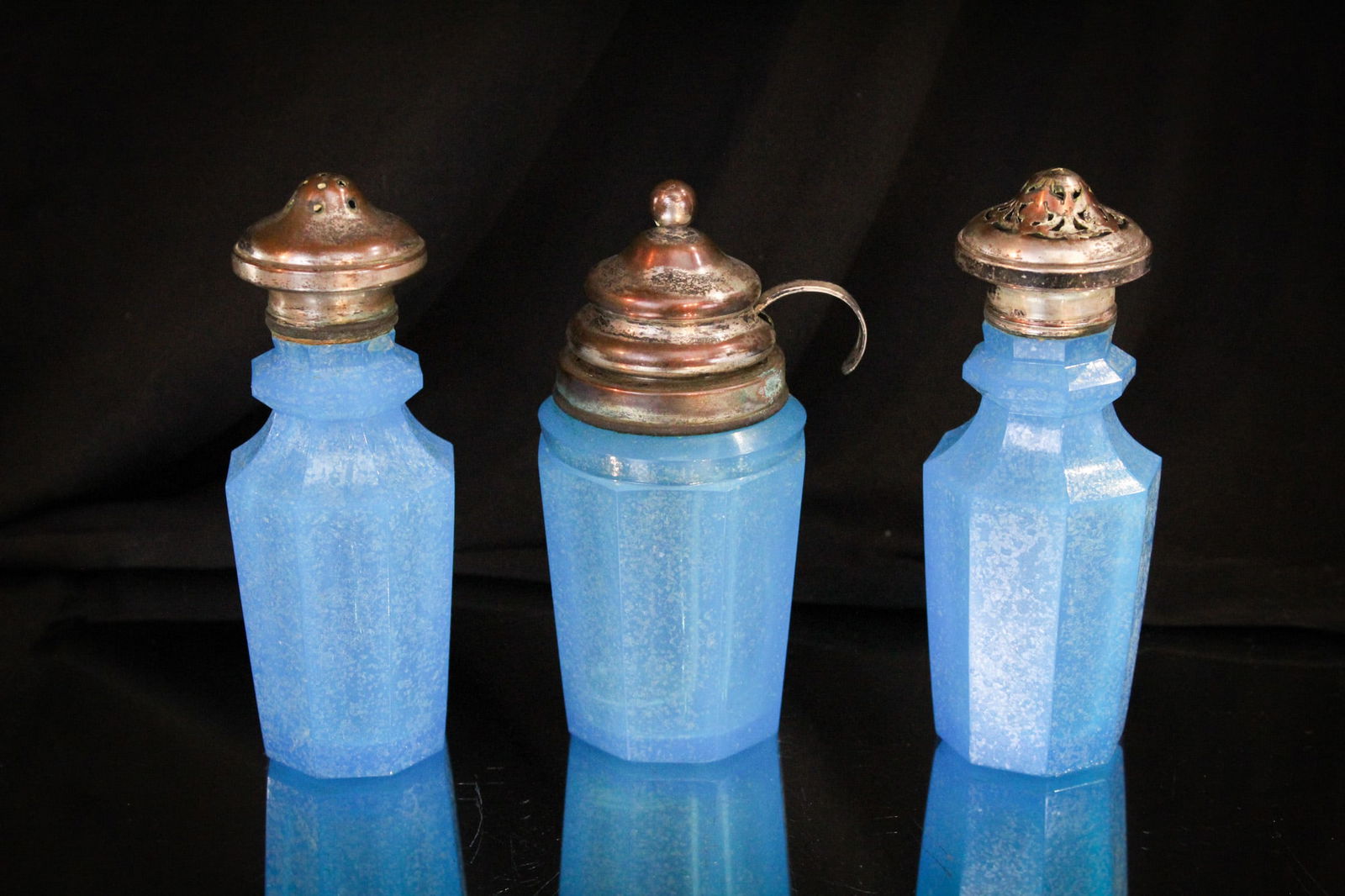 3 pc Set Blue Clambroth Early Shakers & Mustard (1 of 8)