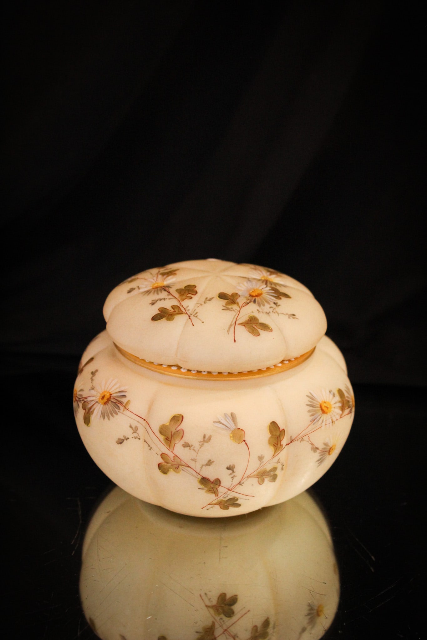 Signed Smith Bros. Victorian Glass Daisy Melon Dresser Box (1 of 8)